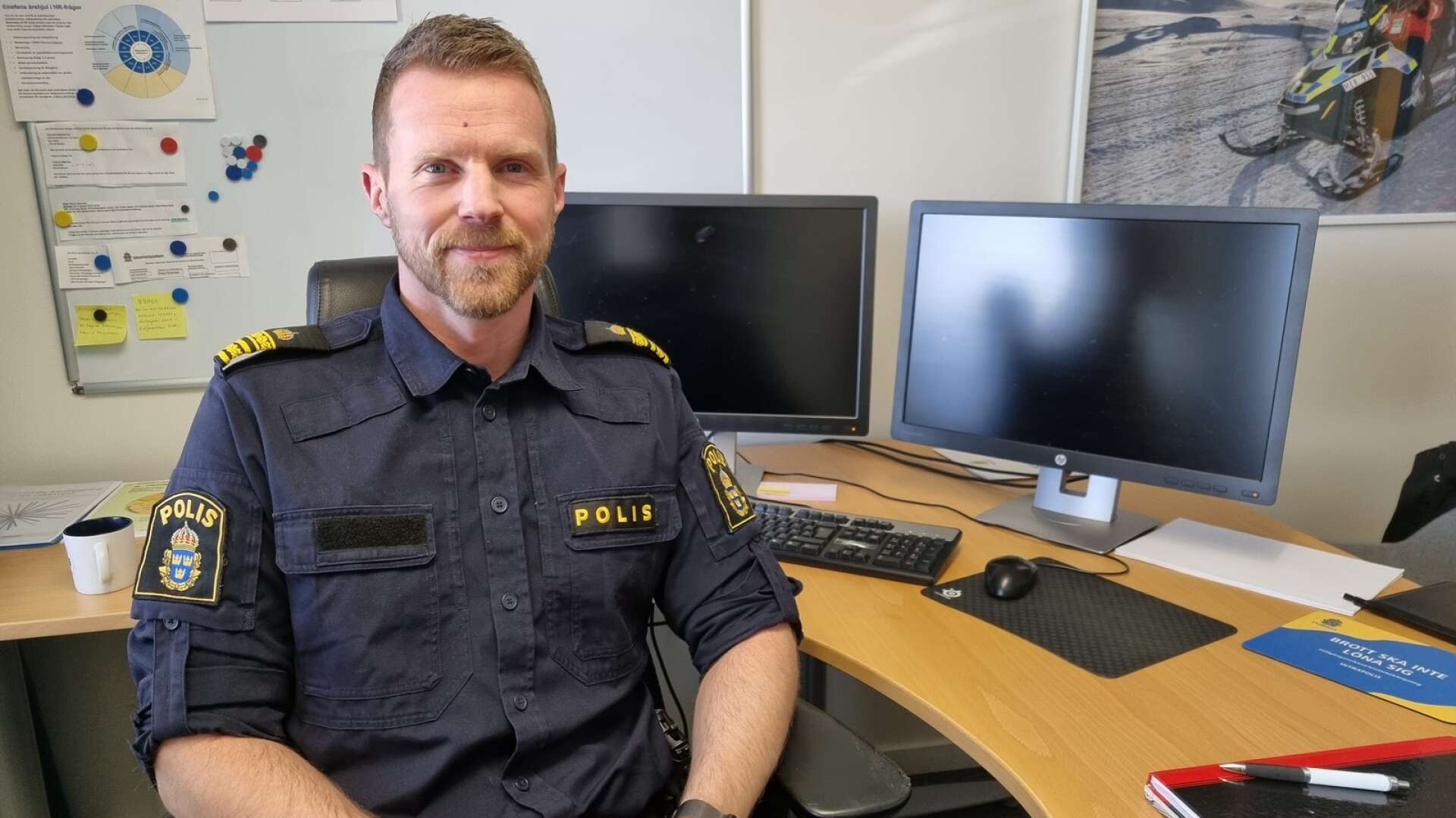 Lokalpolisområdeschef Fredrik Bäcker förklarar den stora närvaron hos Ali med att polis redan var på plats i Filipstad för en annan insats.