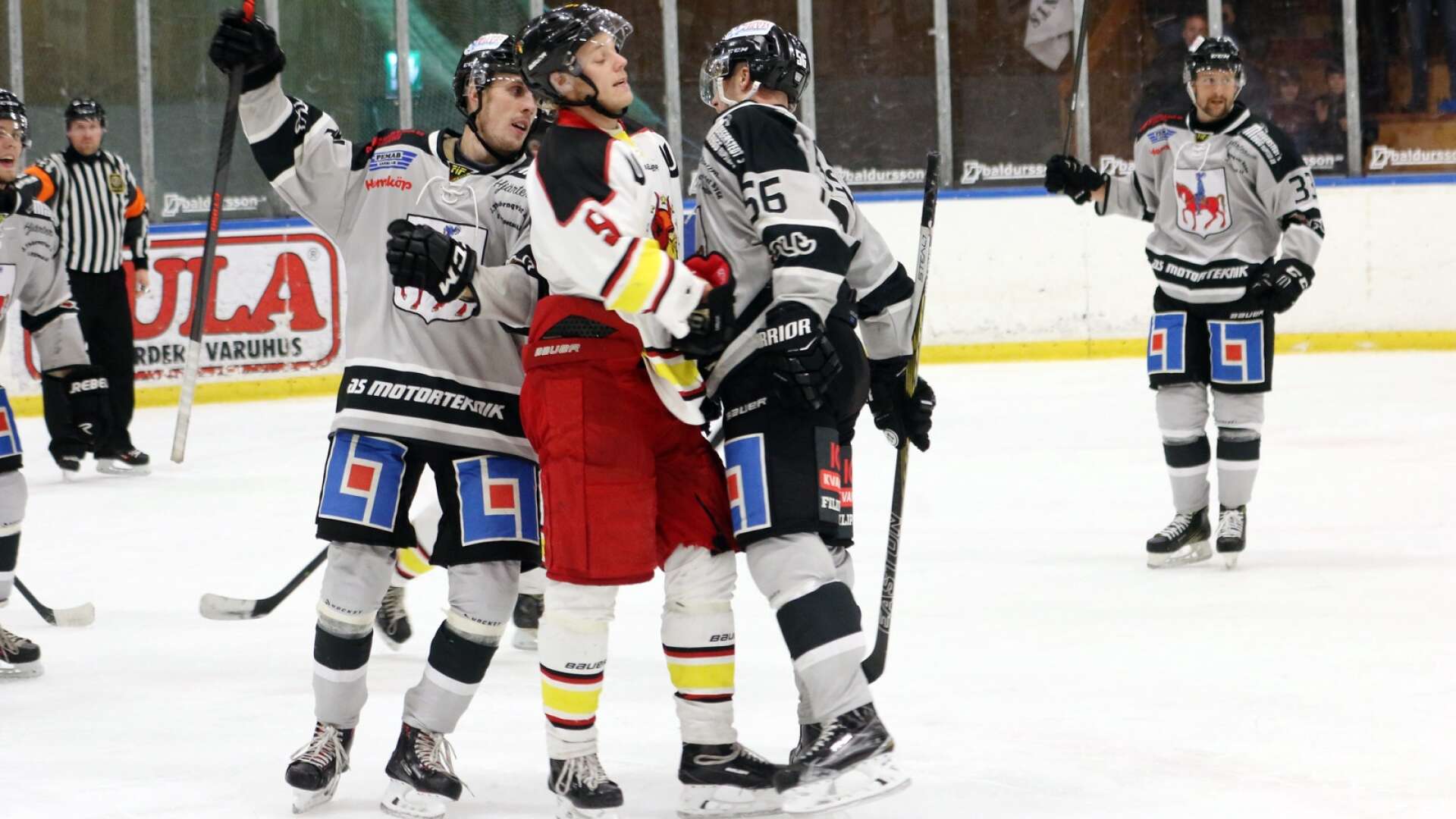 I vinter kommer Filipstads herrlag inte till spel i Hockeytvåan.  Under onsdagskvällen tog föreningens styrelse beslutet att dra ur laget ur seriespel.