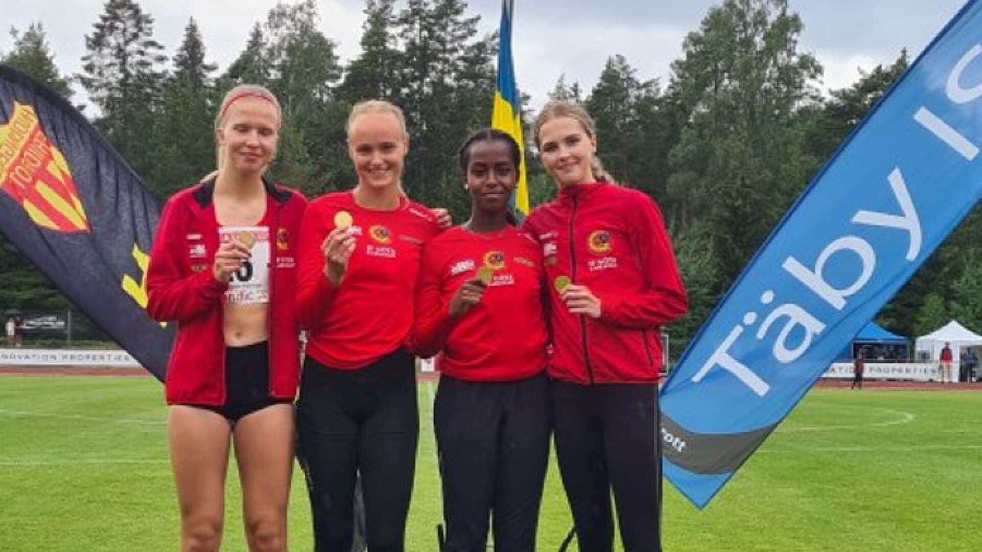 IF Götas F17-lag tog guld på svensk stafett under stafett-SM. I laget finns Vendela Stridsberg, Irma Jonhed, Lathifa Afrah, Ella Holmqvist.