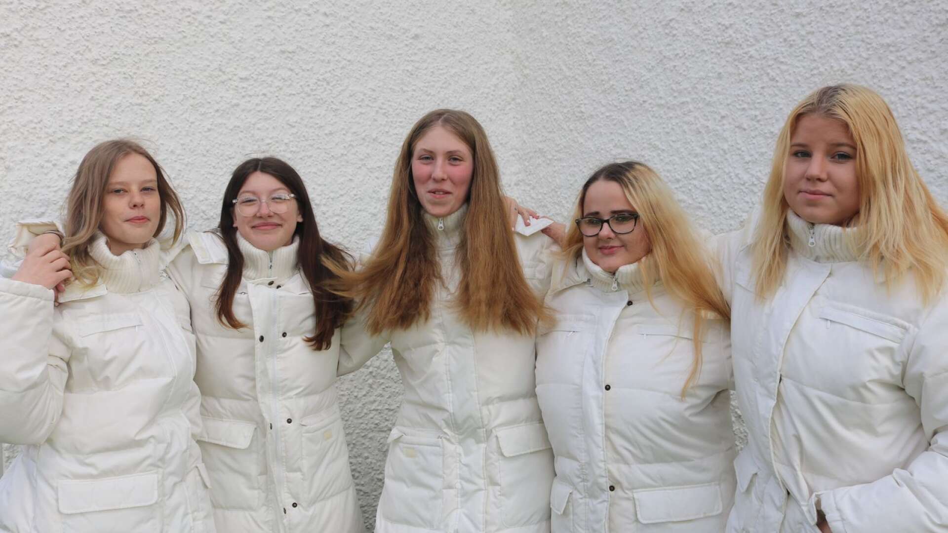 Emelie Malmberg, Isa Andersson, Stina Larsson, Jennifer Dahlkvist och Nova Hempel är årets luciakandidater i Nossebro.