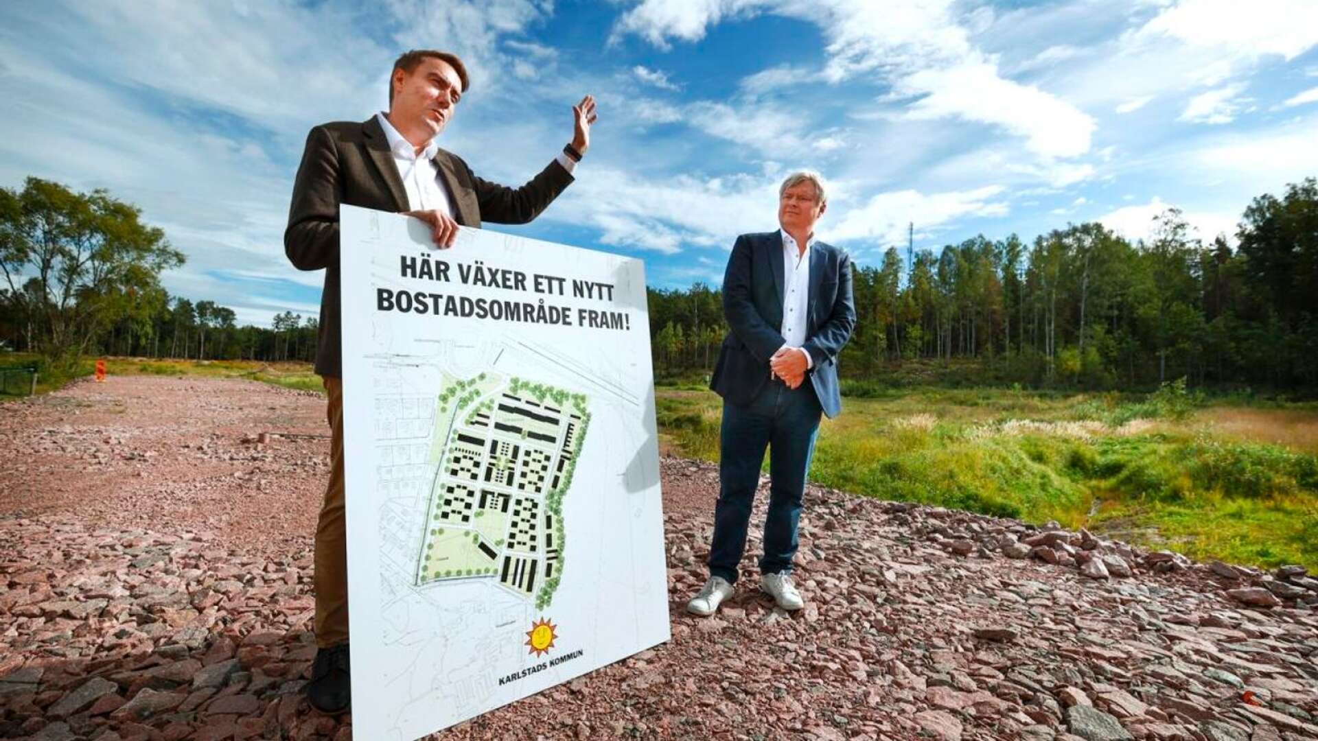 I augusti tog Erik Nilsson (KD), ordförande i stadsbyggnadsnämnden och Fredrik Larson som representerade ägarna i Karet invest det första spadtaget för det nya bostadsområdet på Södra Kroppkärr.