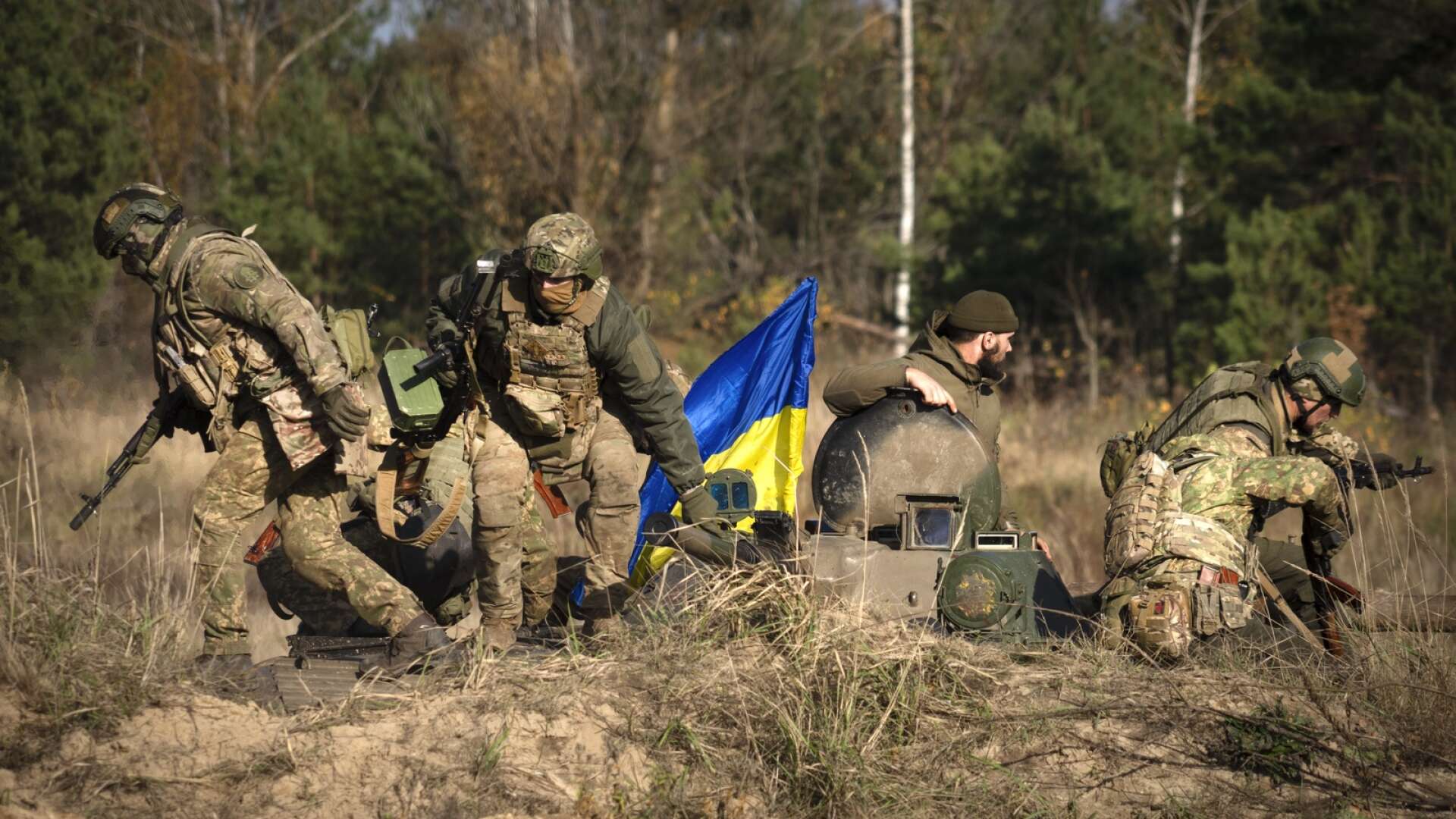 Soldater från det ukrainska nationalgardets första brigad Burevij (”Orkan”) på stridsövning i november.