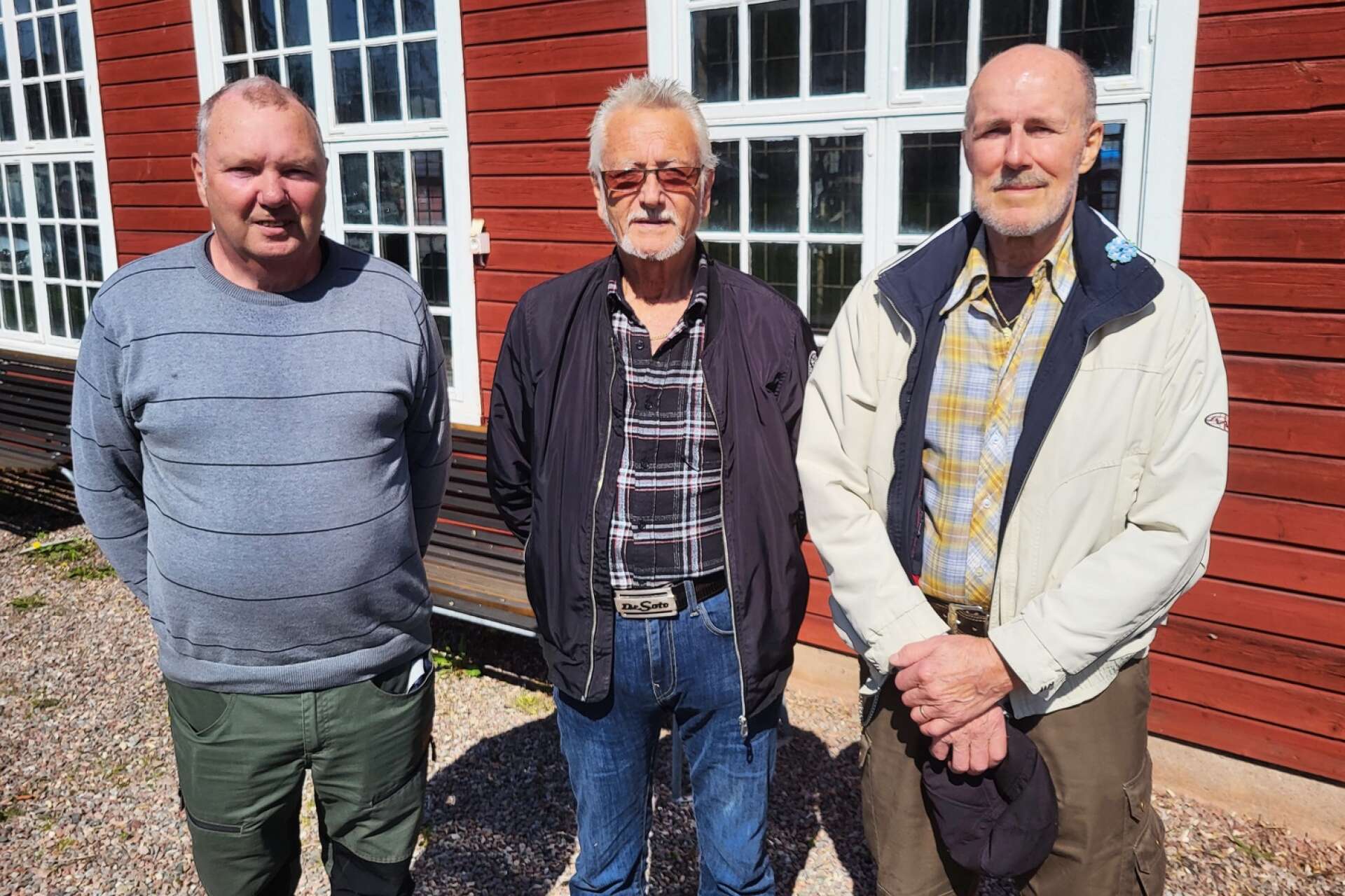 Sigurd Kjellin, Bengt Nylén och Hans Dahlberg i Åmåls industrimuseums arbetsgrupp var på plats för att ta emot sina värmländska gäster.