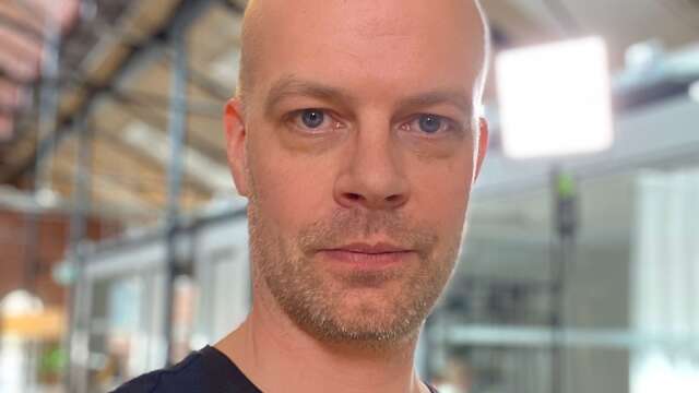 Karlskogingen Magnus Lekberg och programledaren Beppe Singer är det som står bakom idén att göra tv av tidningen Kamratposten.