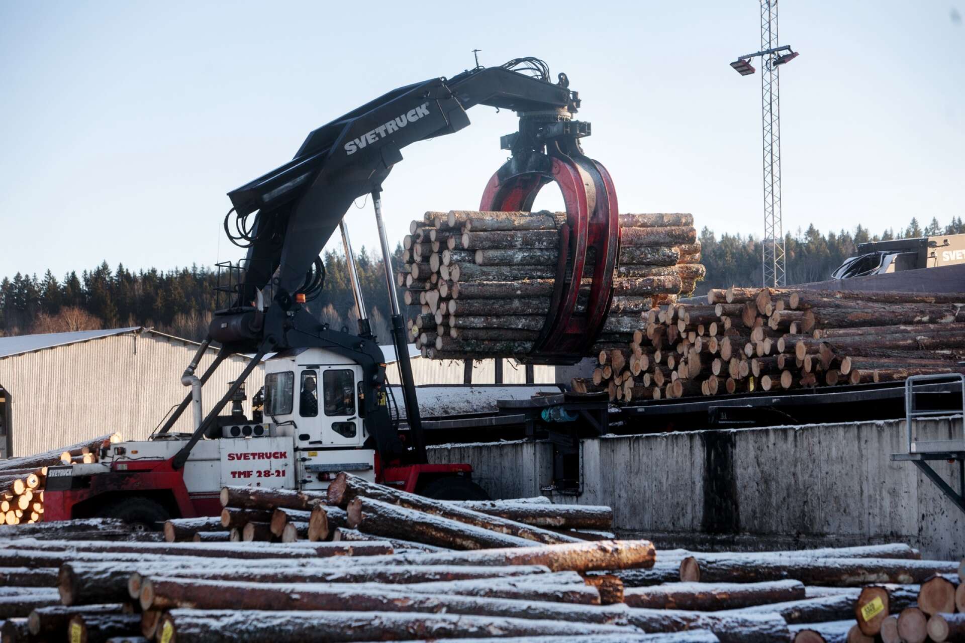 Inom en snar framtid kommer man att kunna ta hand om fem miljoner stockar årligen på  sågverket i Valåsen.