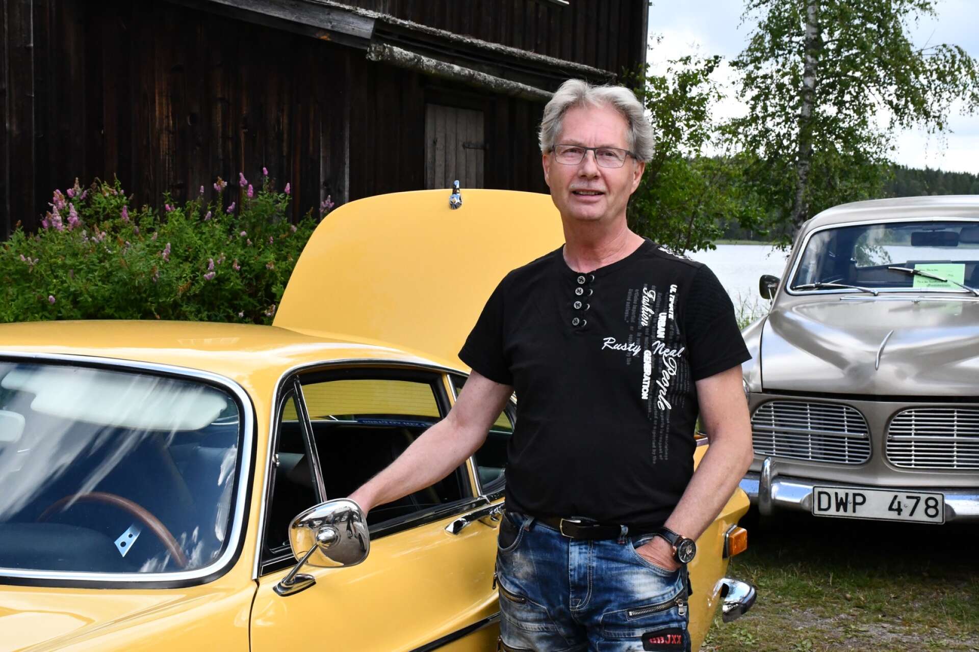 För 12 år sedan gav Dick Björkman 60 000 kronor för bilen. Sedan dess har han lagt 240 000 kronor på att renovera den. Nu är den värd betydligt mer än så.