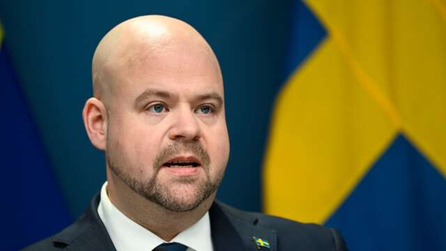 Värmländske landsbygdsministern Peter Kullgren (KD) vill höra om andra varglän vill ha licensjakt, till exempel Stockholm, Västra Götaland, Sörmland och Skåne. Han kallar nu till möte.