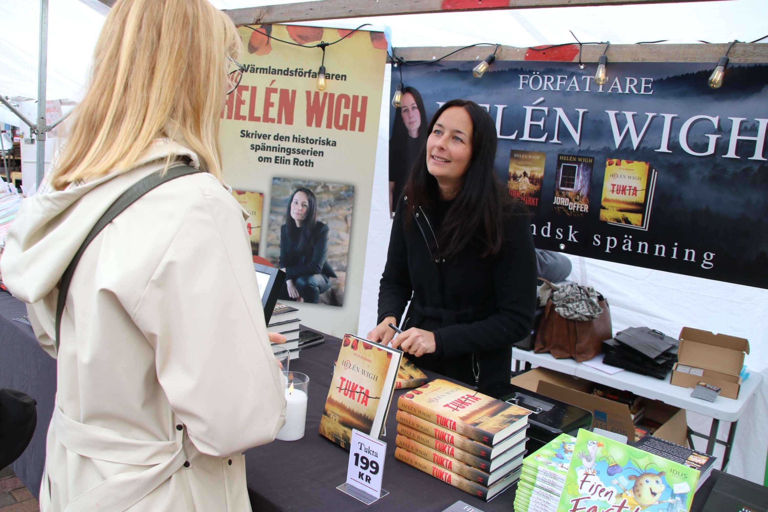 Filipstadsförfattaren Helén Wigh hade försläpp av sin nya spänningsroman Tukta. Intresset var enormt. 