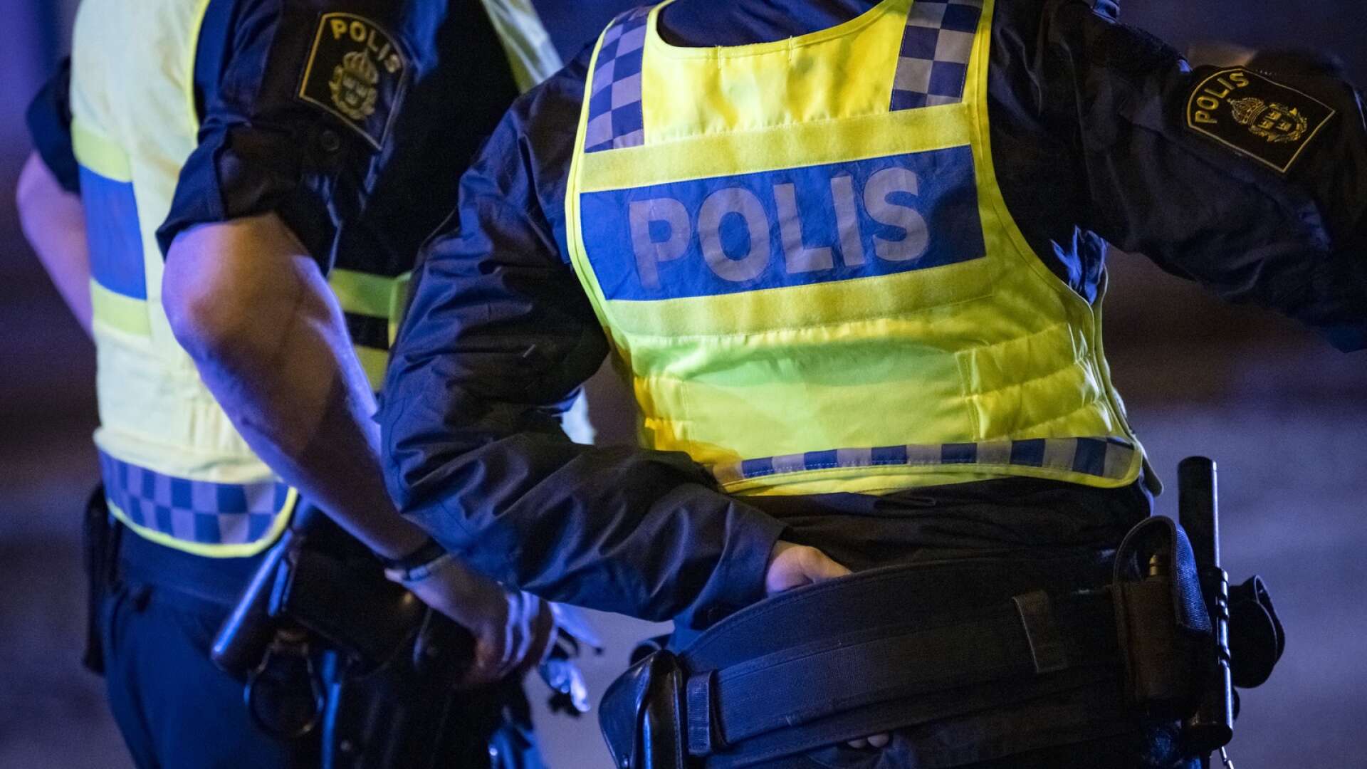 En polis i östra Skaraborg varnas efter att ha missat att dokumentera omhändertagande av narkotika på en festival.