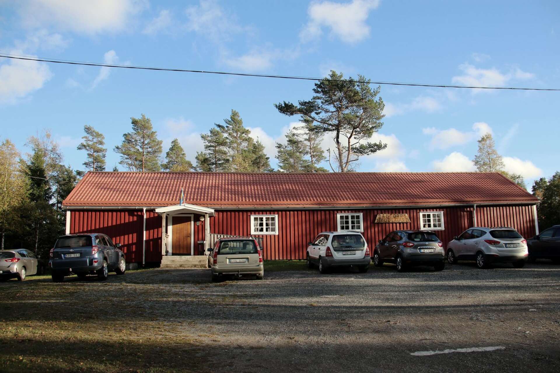 Frvilligorganisationen Missing People hade sin samlingsplats vid Bästorps bygdegård. Den försvunne mannens kropp hittades i skogen intill.