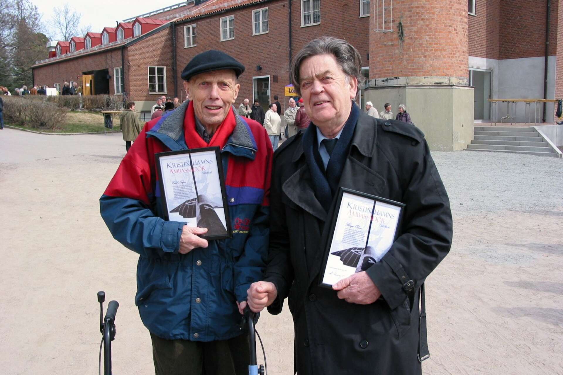 Carl Nesjar och Bengt Olson var båda på plats när Panncentralen återinvigdes 2003 med en stor Picassoutställning.