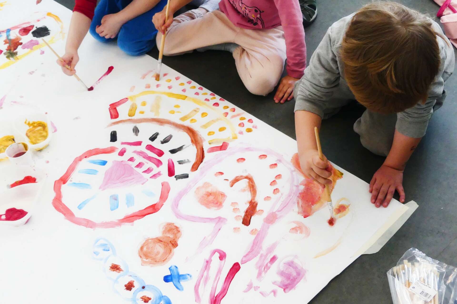 Barnen hade workshop med konstnären Per Agélii 