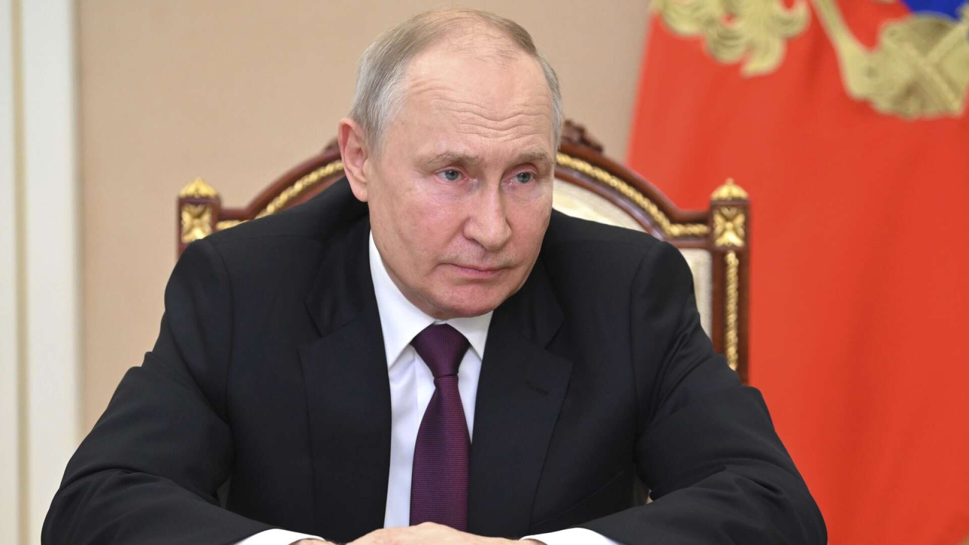 Fler sanktioner är det enda som biter på Vladimir Putin och Ryssland, tror insändarskribenten.