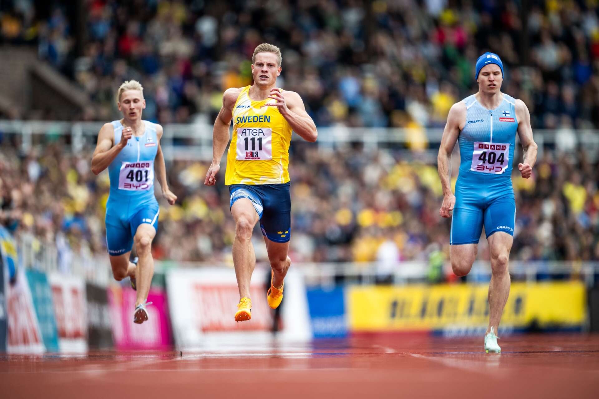 Götasprintern Henrik Larsson vann 200 meter på 20,77 sekunder.