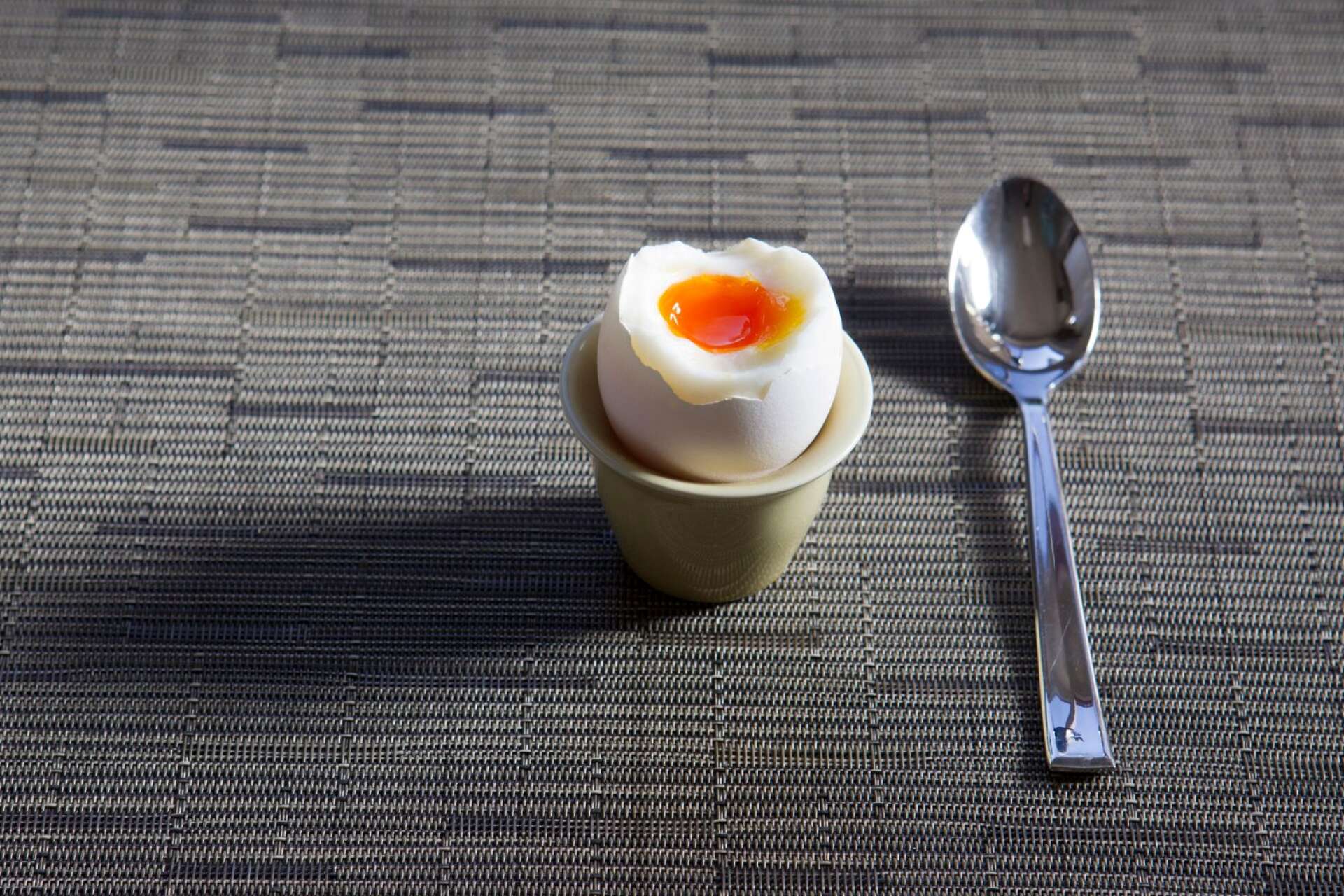 De boende som vill ha ägg dagar då det är äggfrukost får det, enligt socialnämndens ordförande.