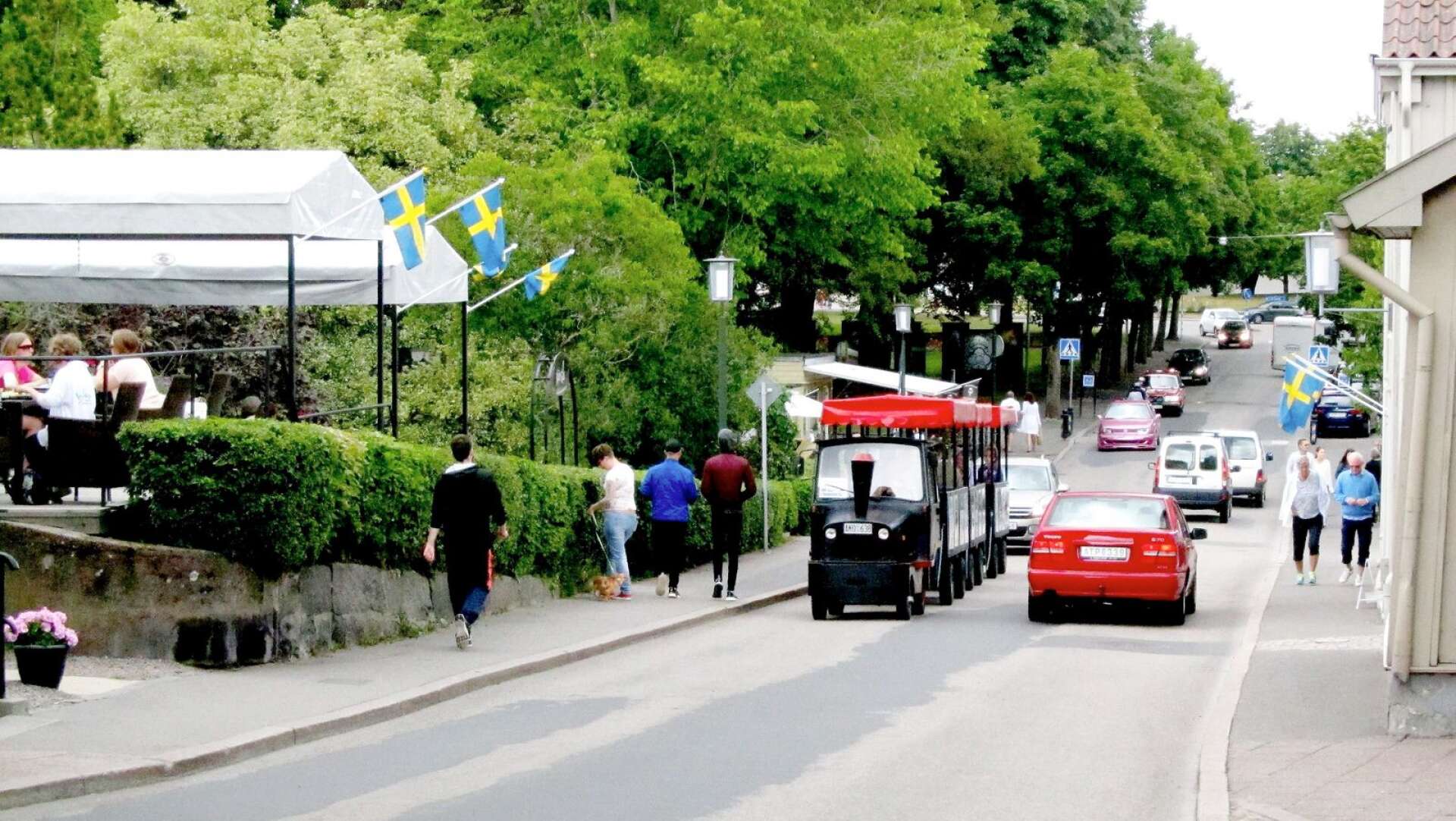 Medelhastigheterna på Hjovägarna sänks sommartid när många turister besöker sommarstaden. 