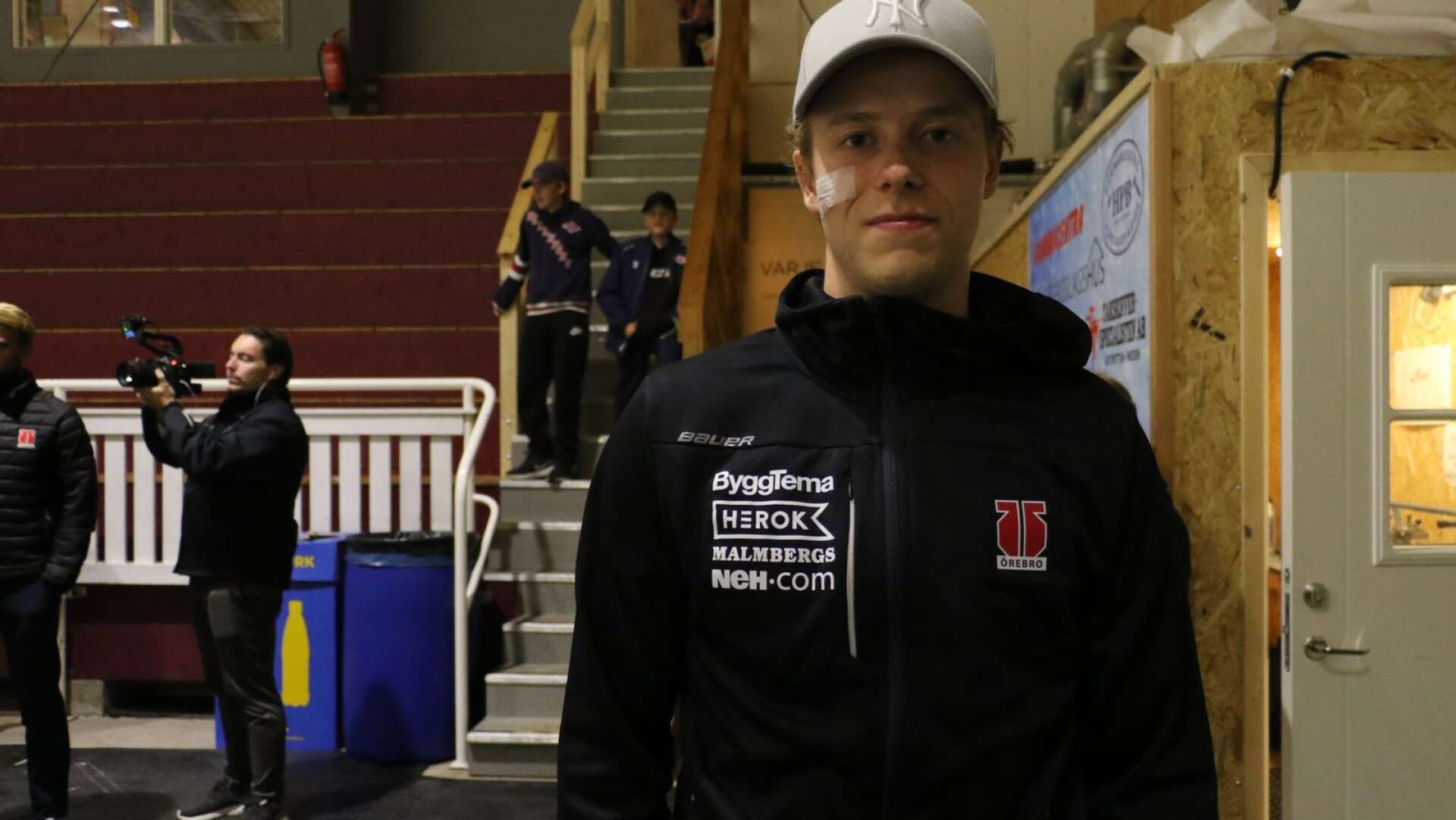 Elias Ekström från Hällefors har påbörjat sin andra riktiga SHL-säsong med Örebro. Under försäsongen har han jobbat hårt i gymmet för att ta ytterligare steg i sin utveckling.