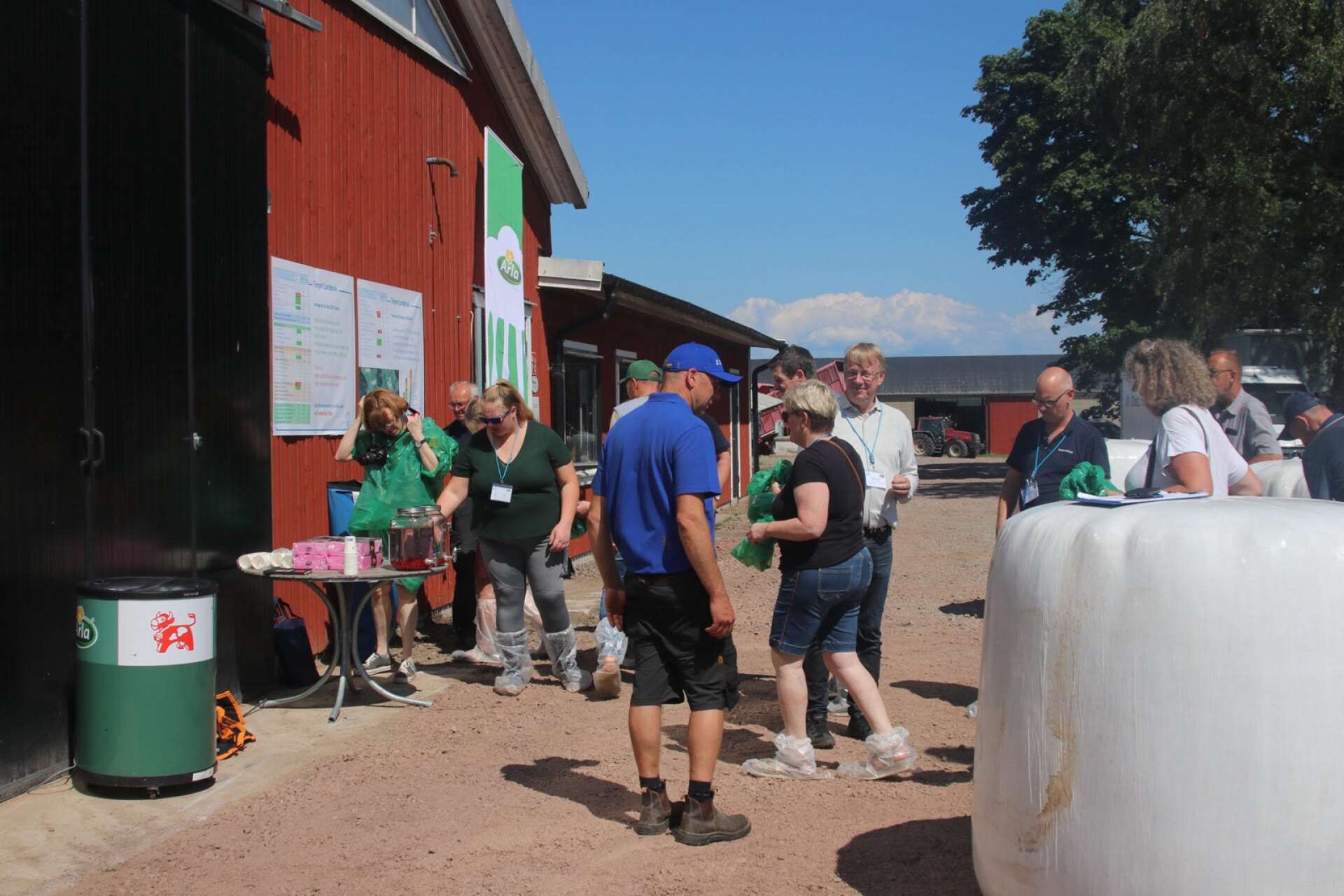 Förra veckan kom hundratals mjölkbönder från olika europeiska länder på besök till Kämpes gård i Brevik.