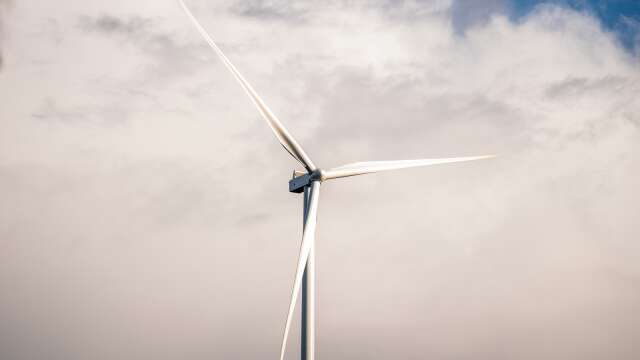 ”Undrande” skriver i sin insändare att även vindkraft har använts som energikälla sedan 1891.