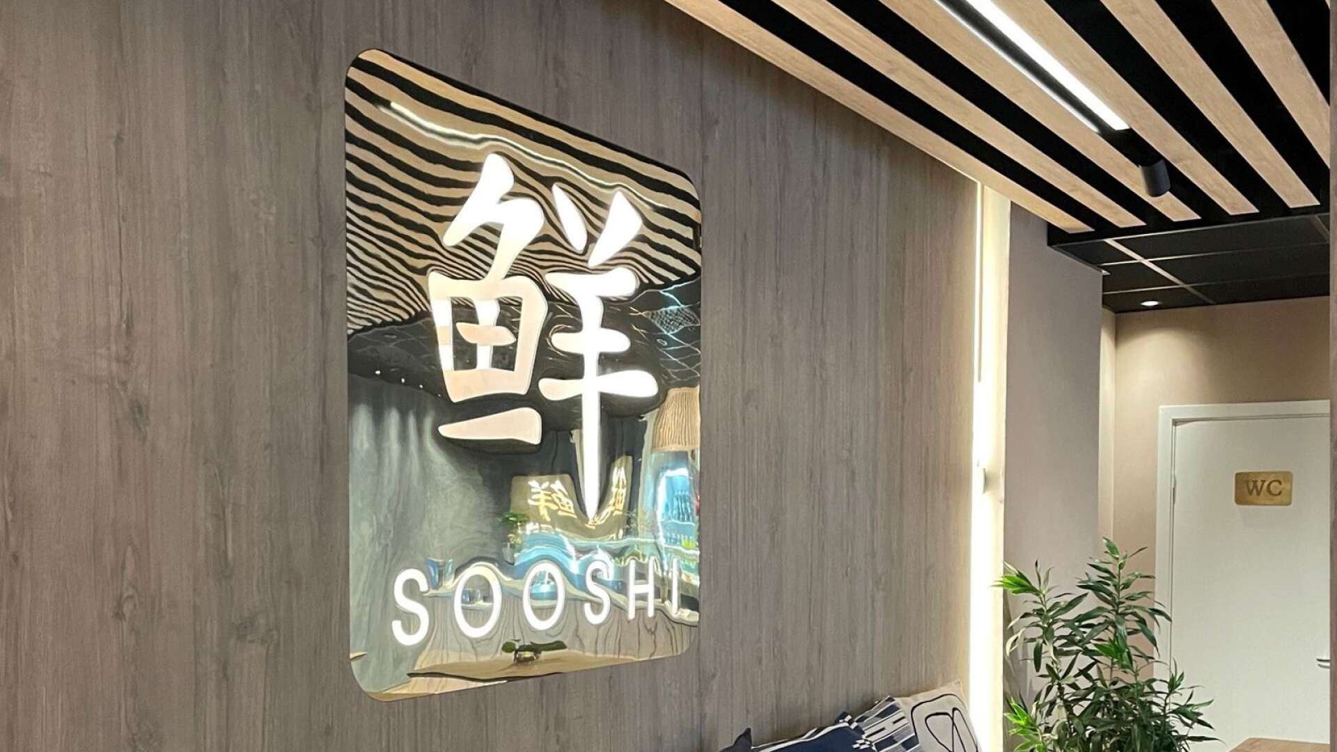 Sooshi öppnade på Östra torggatan under onsdagen. Restaurangen bygger på det japanska uttrycket &quot;wabisabi&quot;.