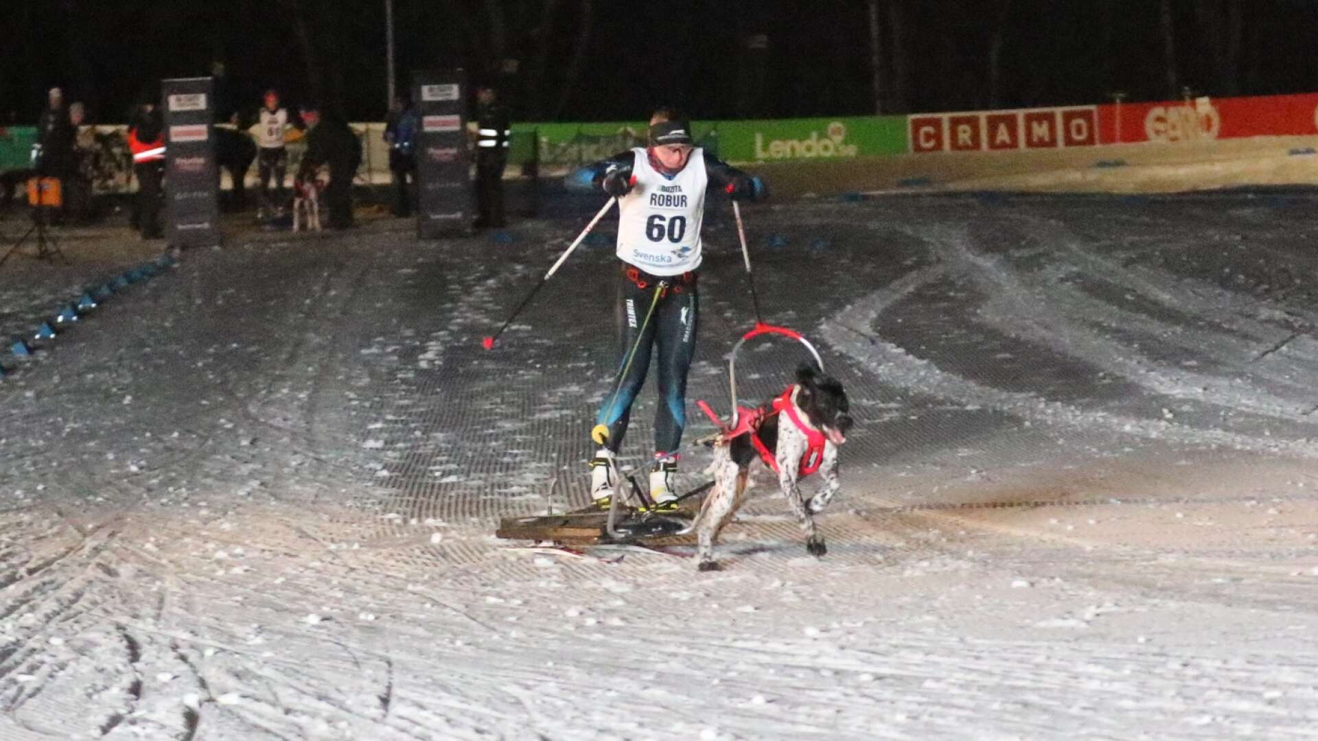 Jessica Häggkvist tog hem SM-guldet i Draghunds-SM Pulka. 