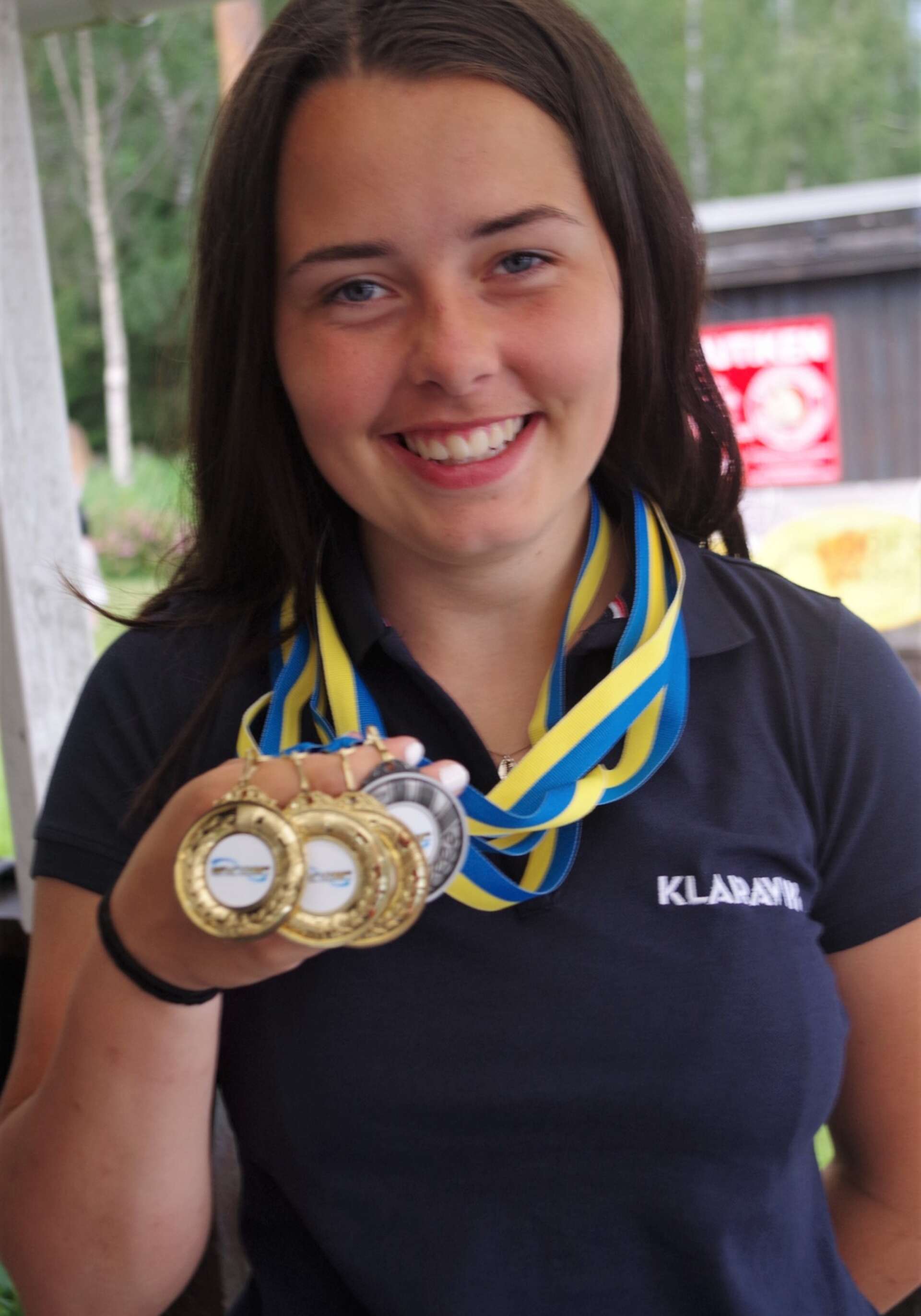 Ella Björlin från Nysäter vann fyra guld i NM i vattenskidåkning.