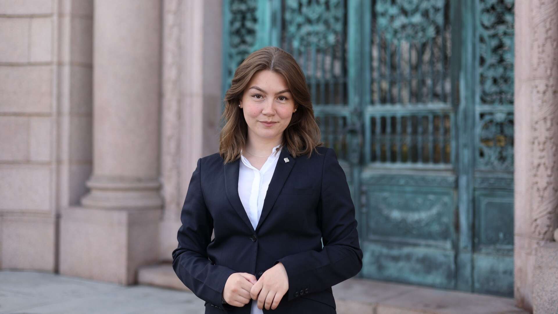 Karlskogatjejen Rebecka Undén kandiderar till förbundsordförande i Centerpartiets studendförbund Centerstudenter.