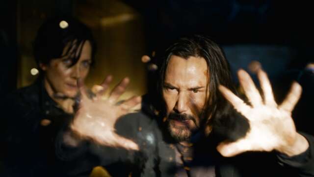 Keanu Reeves och Carrie-Ann Moss är tillbaka i &quot;The Matrix ressurections&quot;.