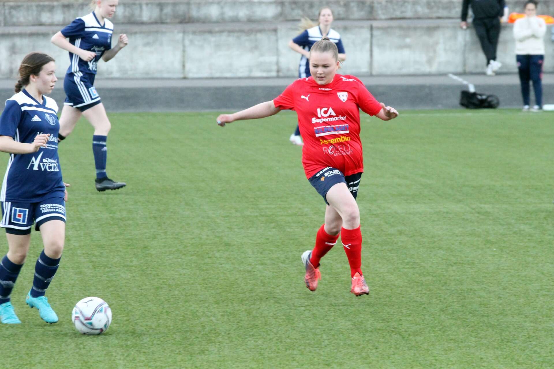 Josefin Fredriksson gav Bengtsfors ledningen innan man föll med 2–3.