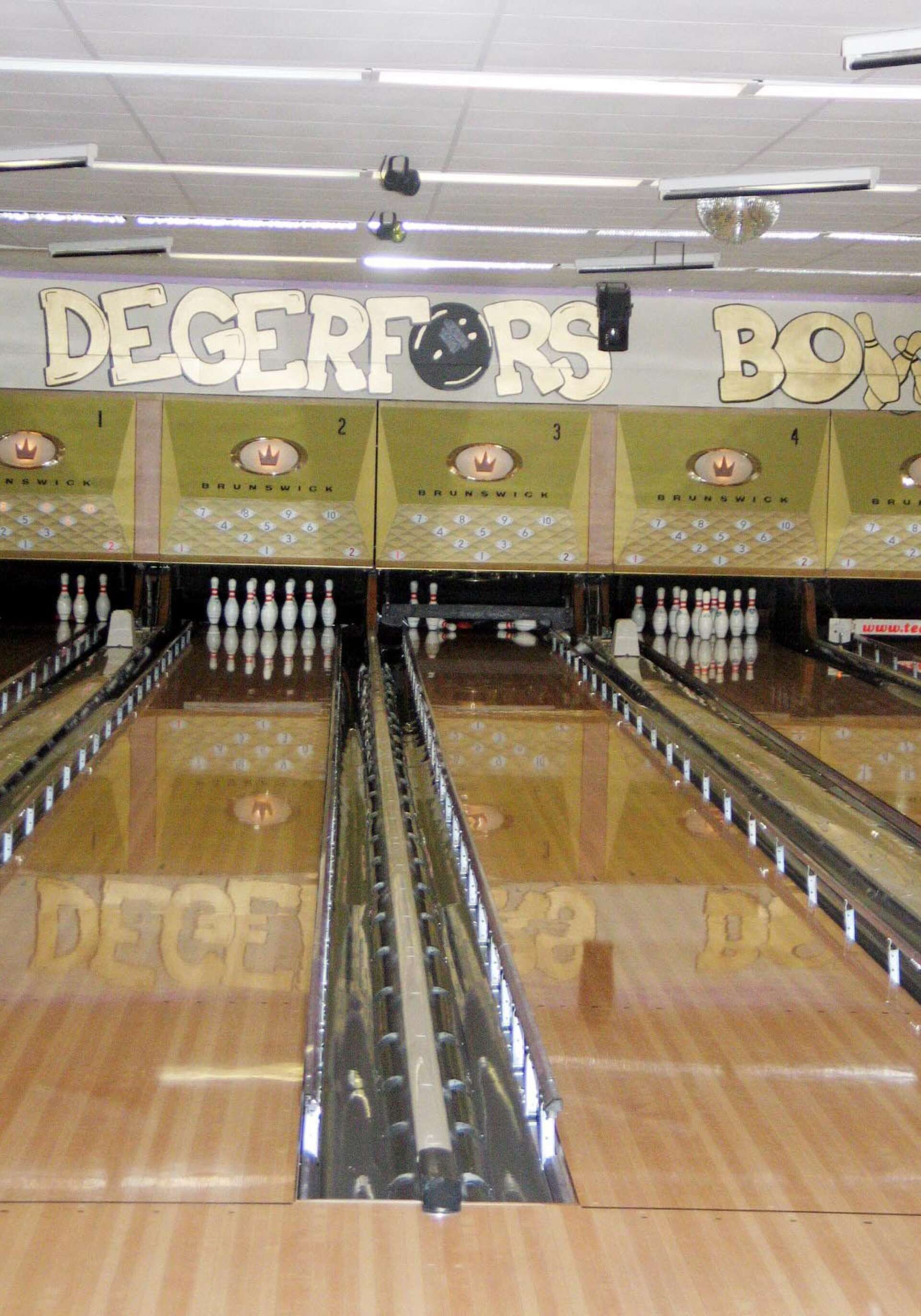 Banorna i bowlinghallen står tomma liksom hallen, sedan konkursen tidigt i mars. Nu har BK Spärr fått höra att där ska bli annat än bowling.