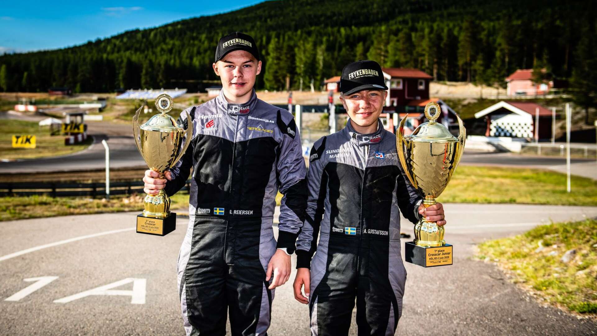 Isak Reiersen och Alex Gustafsson kör för framskjutna placeringar i RallyX Nordic. 