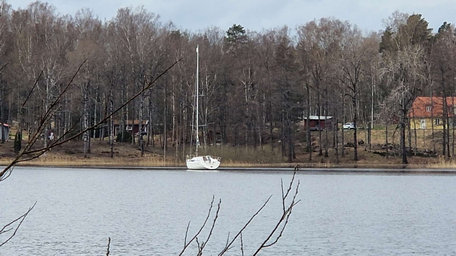 Segelbåten vid Björknäs.