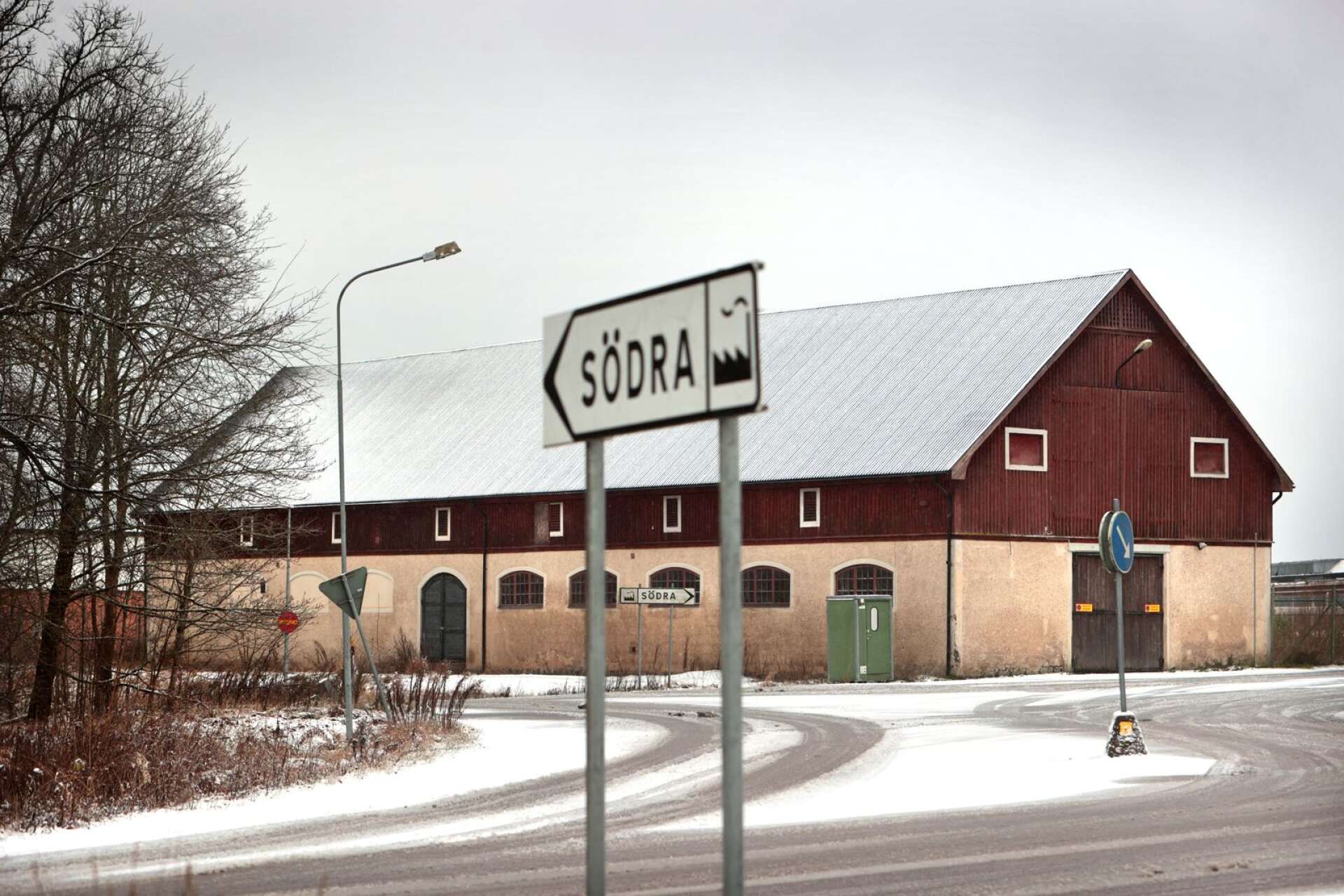 Stallet (bilden) och Stålmekan var tillsammans värda drygt två miljoner kronor. Stiftelsen Björkåsen betalade nästan fem miljoner för dem.