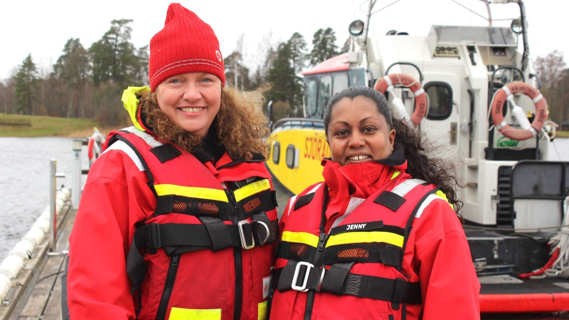 Jessica Lindqvist och Jenny Frisell är de enda två kvinnorna på Sjöräddningssällskapet i Kristinehamn. Totalt består stationen av 20 frivilliga. 