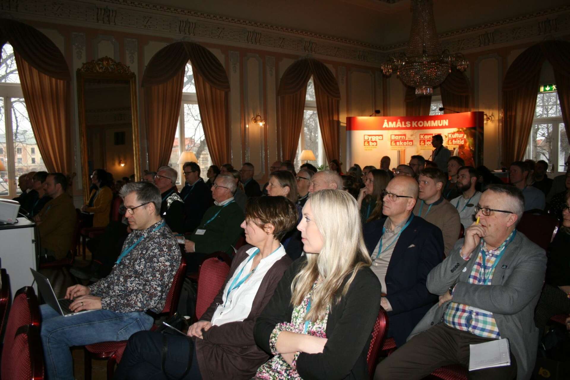 Vänertinget 2023 lockade många intresserade till Åmål då det hölls konferens i två dagar på Stadshotellet.