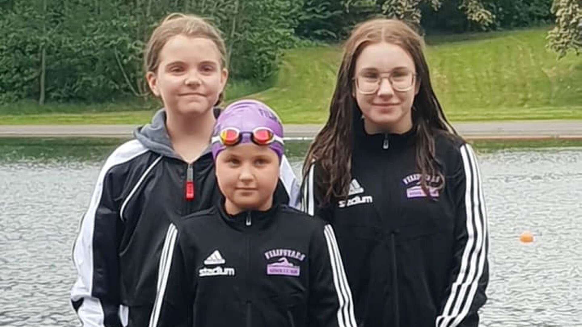Greta Larsson, Isabelle Bohlemark och Agnes Larsson från Filipstad deltog i simtävlingen Filbyter cup under den gångna helgen.