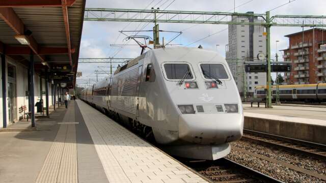 Liberalerna i Skövde och Göteborg vill se en direkt tågförbindelse mellan Skaraborg och Landvetter.