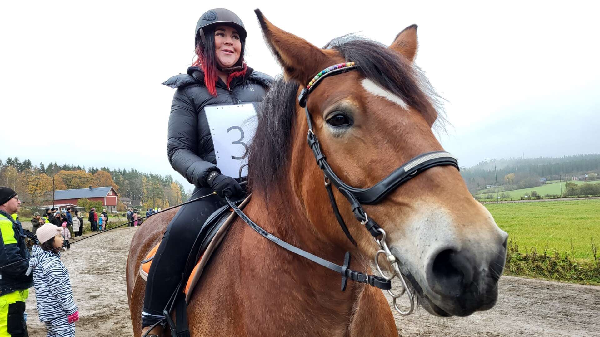 Linnea Johansson och hästen Maja tävlade i kallblodsgaloppen. 