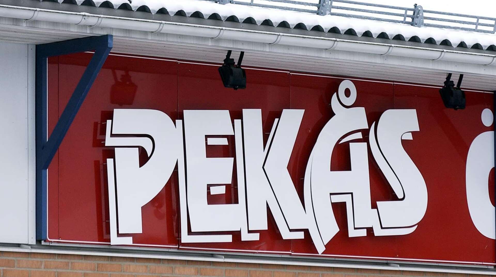 Åklagarmyndigheten har upprättats tillträdesförbud för en Degerforsbo att besöka Pekås i Degerfors.