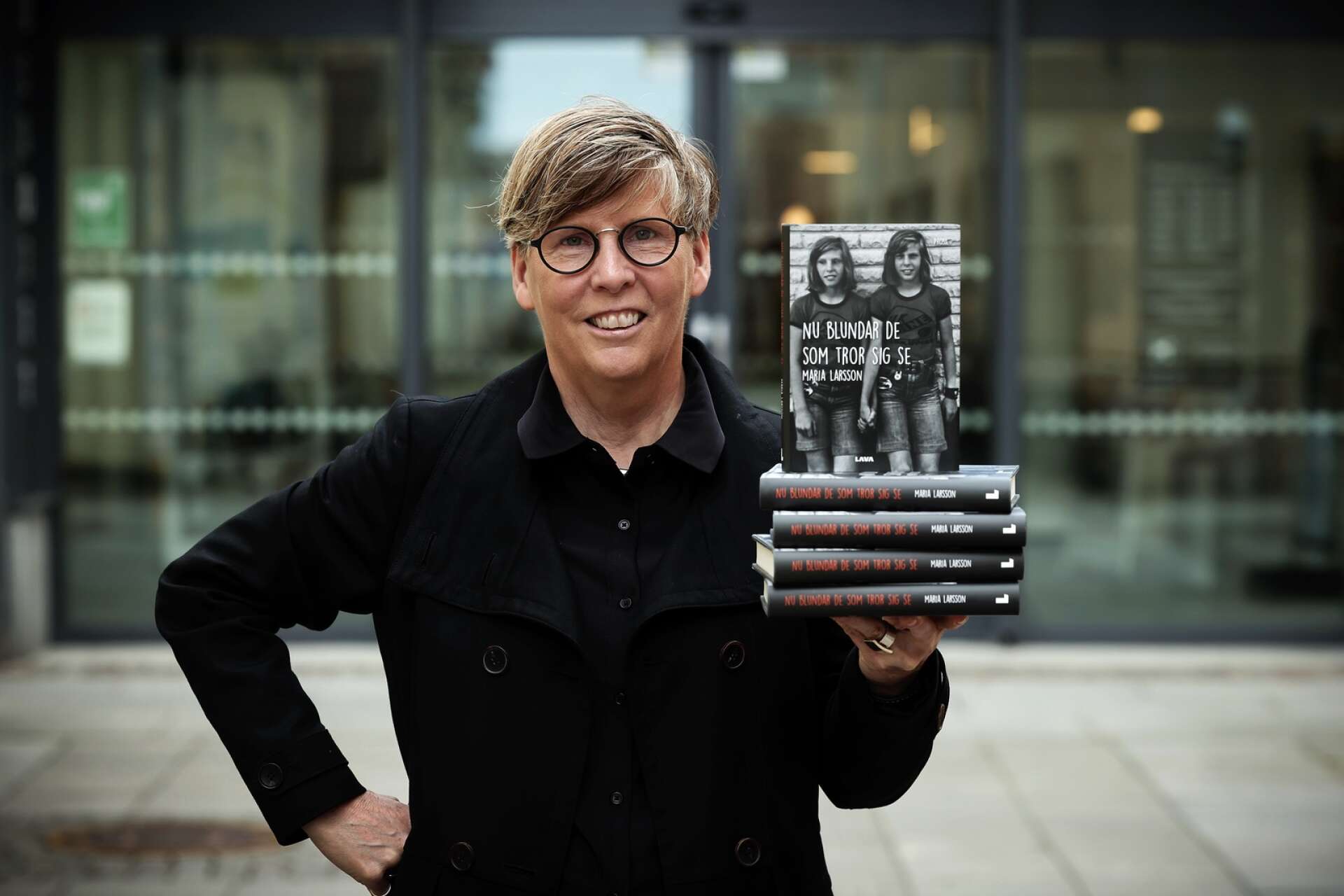 Det tog många år för Maria Larsson att klä sina erfarenheter i ord. Stolt har hon nu en bok i sin hand som hon hoppas ska leda till bra samtal.
