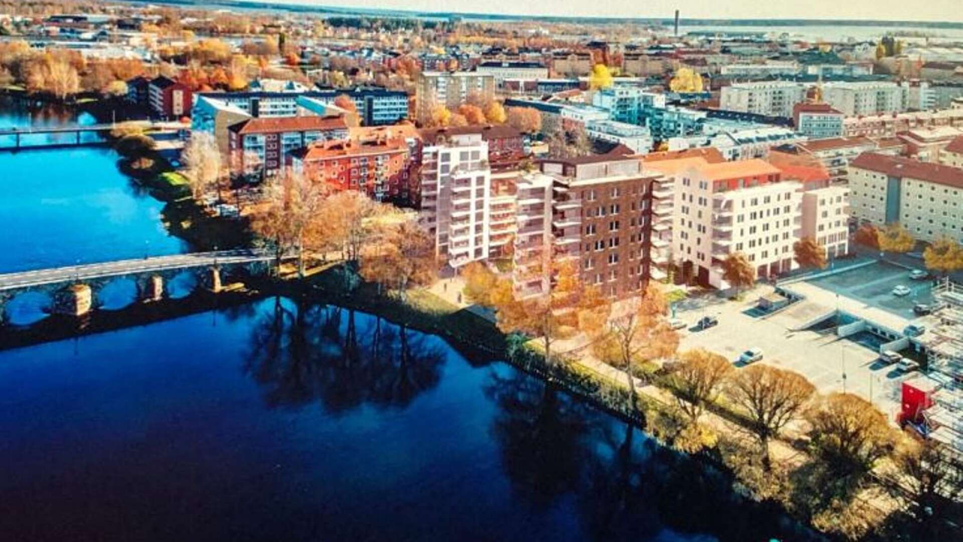 Karlstadhus ska uppföra fyra nya flerbostadshus intill Klarälven i Haga samt bygga på ett befintligt hus med två våningar. Totalt kommer projektet som nu har fått bygglov bestå av 134 nya lägenheter.