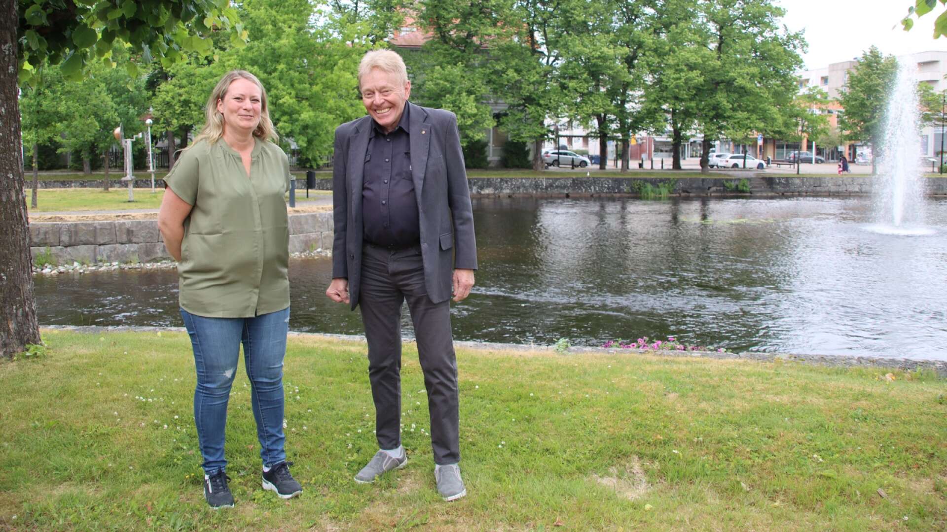 Lena Andersson Dahlberg (S) är andre vice ordförande i socialnämnden i Filipstads kommun medan Christer Olsson (M) är nämndens ordförande.