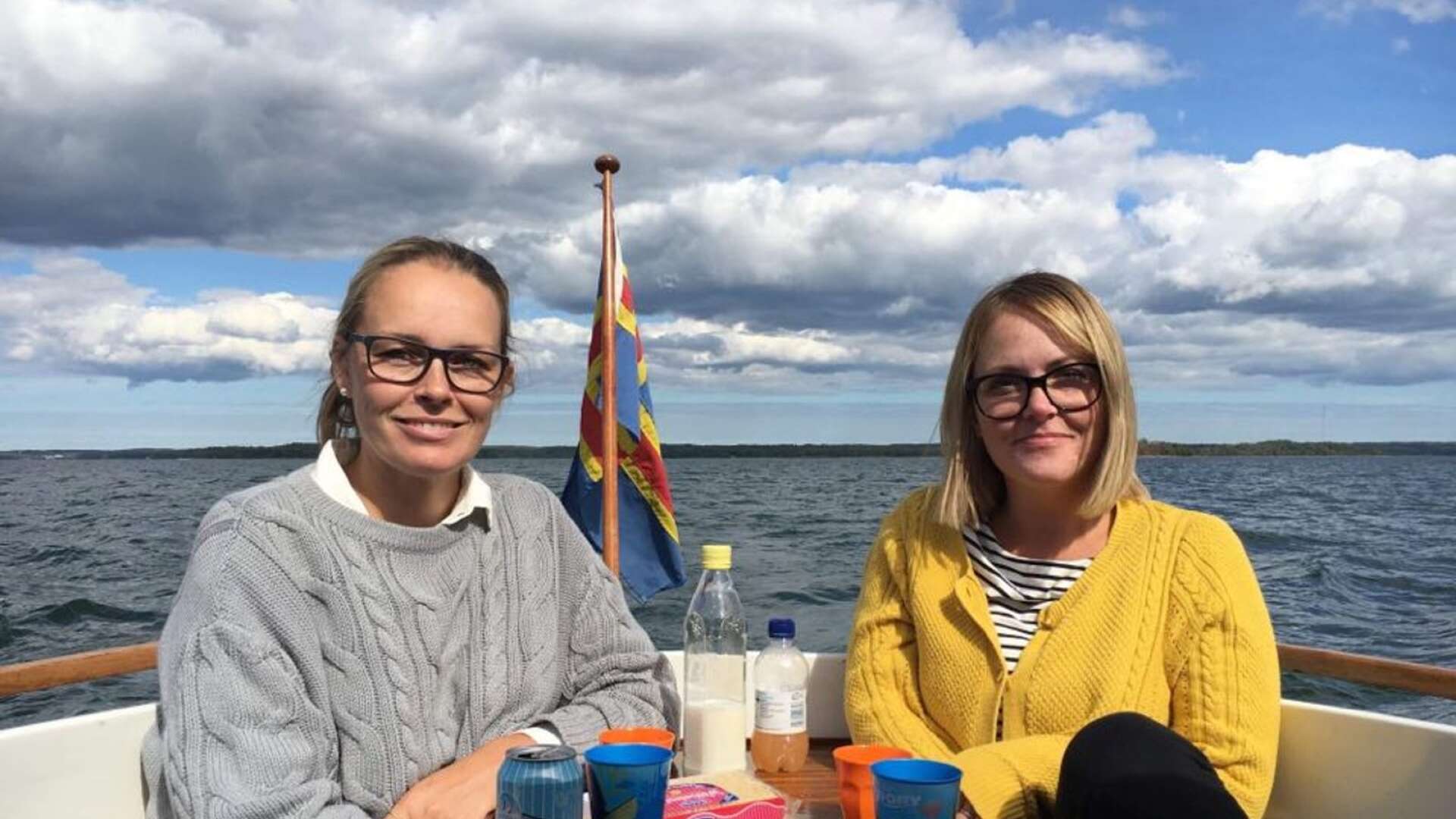 Therese Hedlund och Camilla Henriksson har varit vänner sedan skoltiden. De delar passionen för tyger och mönster. 