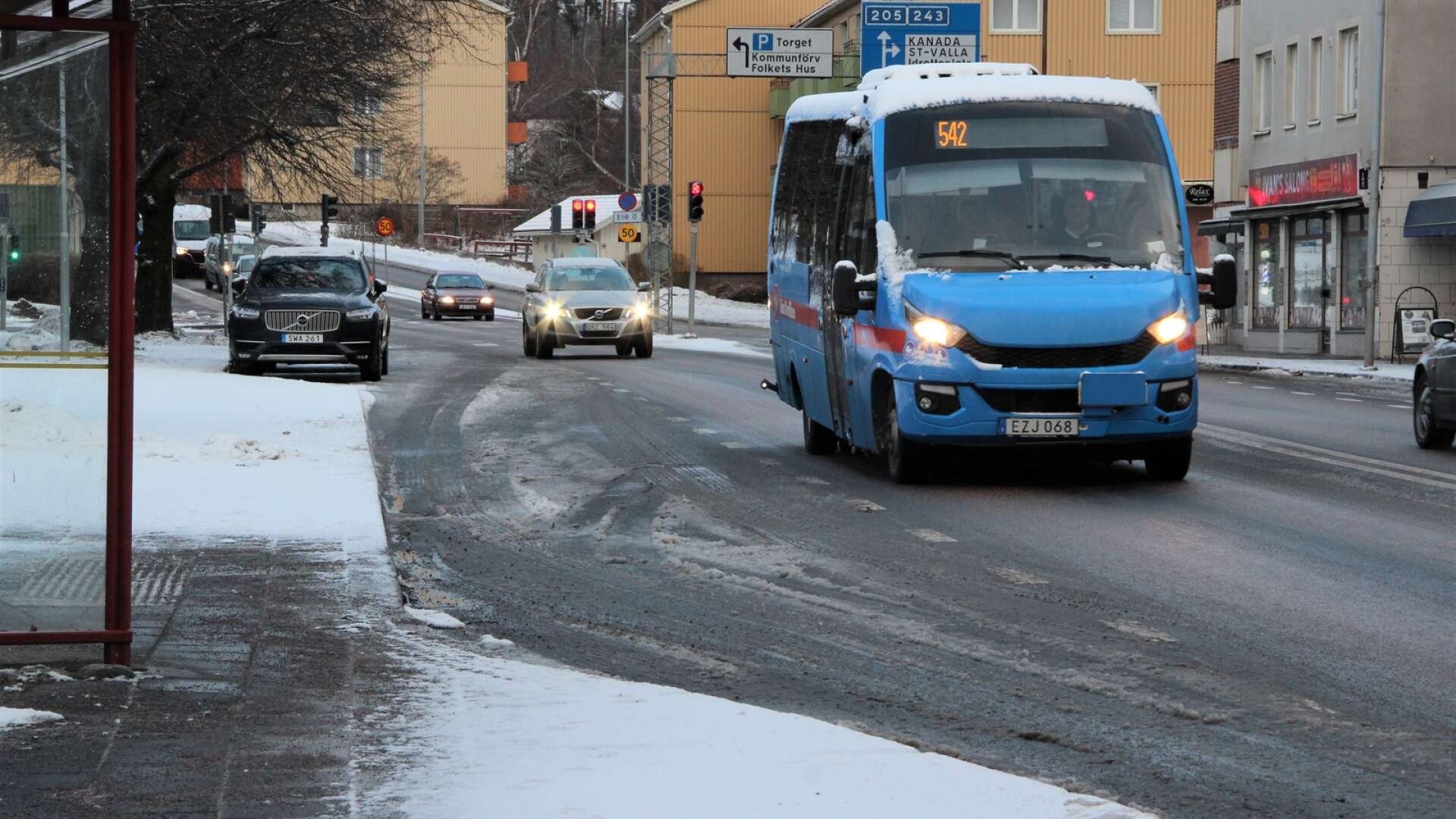 Linje 542 som går mellan Degerfors och Åtorp är en av de linjer som Länstrafiken planerat att lägga ner. Det återstår att se om den blir kvar, nu när sex miljoner kronor extra ska satsas på Länstrafiken.