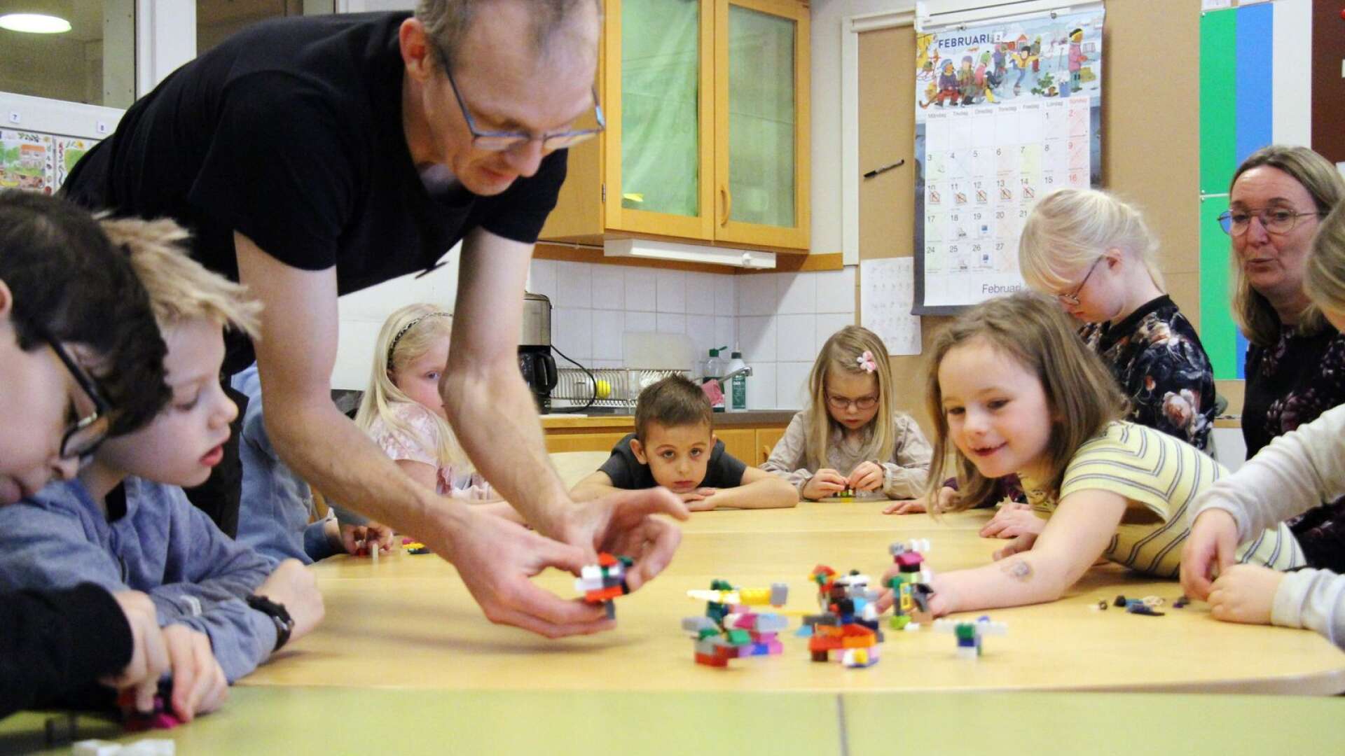 Förskoleklasserna och grundsärskolan på Högelid utmanades till kreativt tänkande och samarbete.