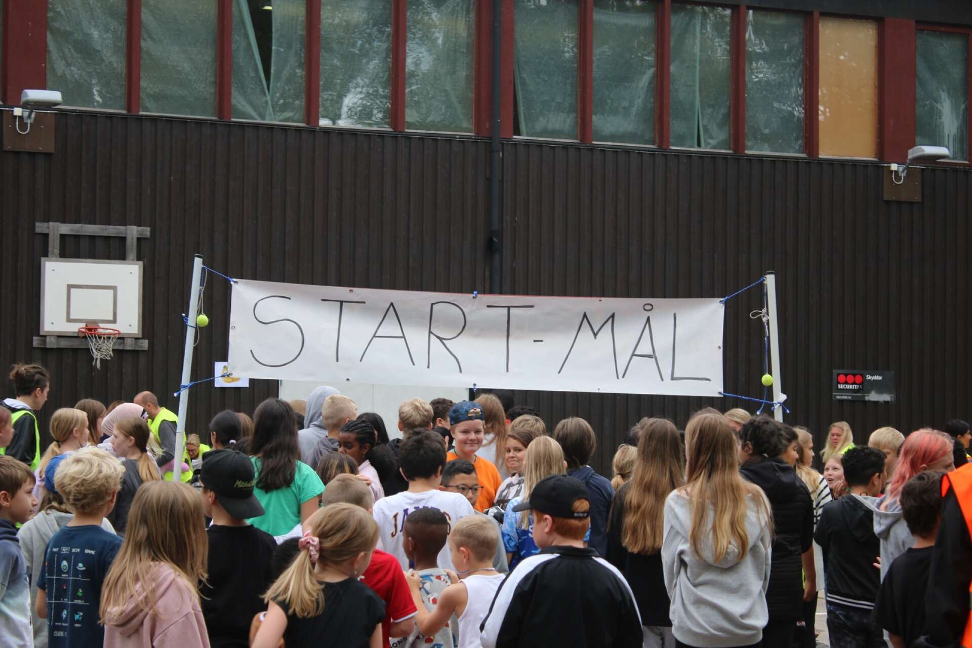 Cirka 300 elever sprang Höglundaloppet