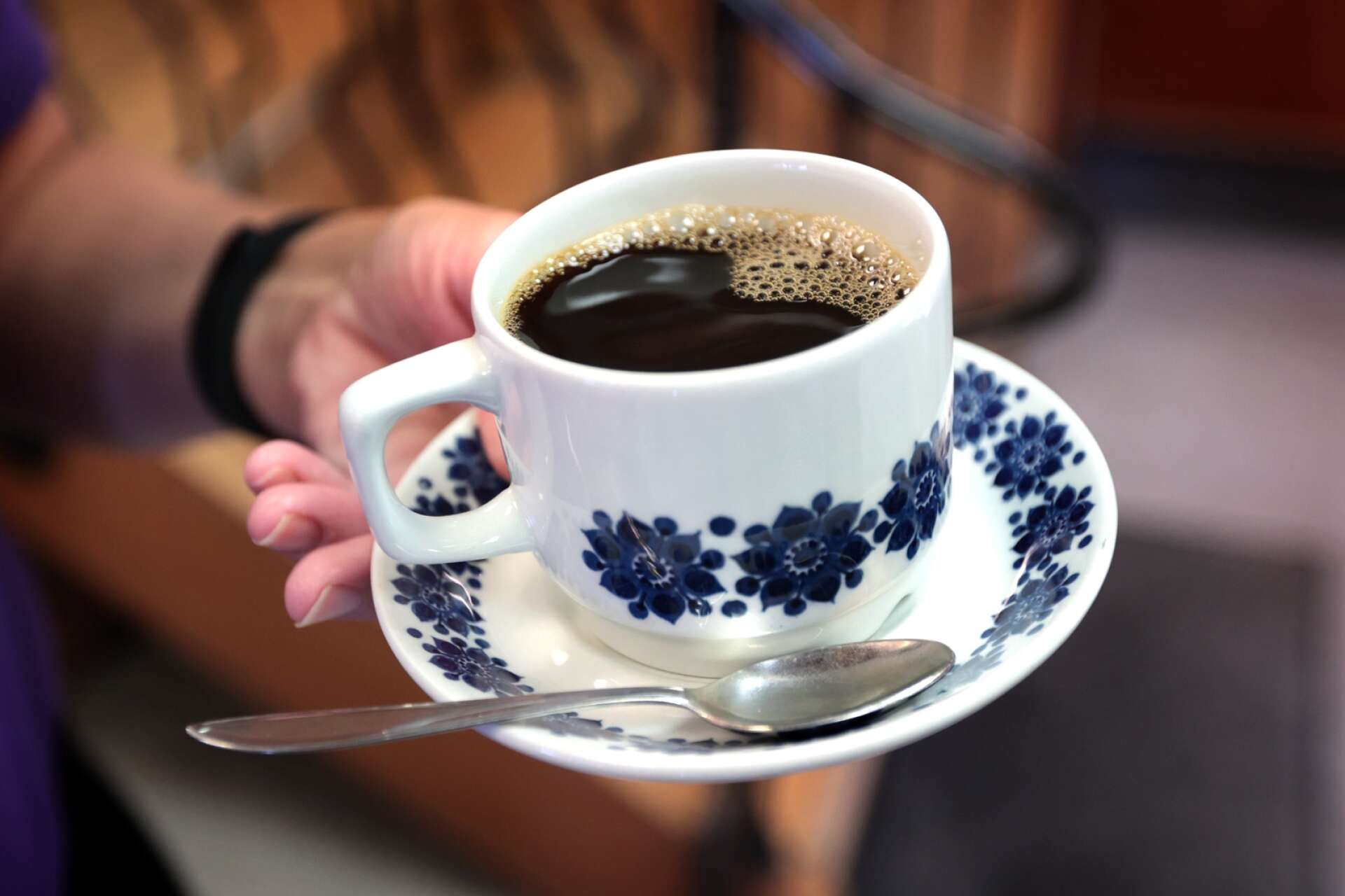 ”Säffle – en kopp kaffe” används då och då i inlägg på sociala medier har Johan Österman märkt. Och det har inte kommunen något emot.