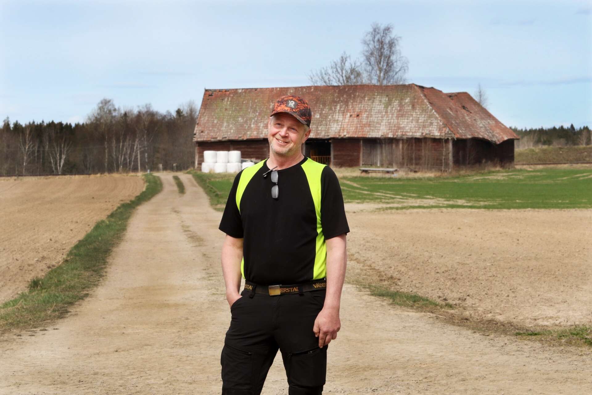 Spannmålsoding och skogsbruk är huvudnäring för Peter Nordin på gården i Hälsedal i närheten av Torved. Vid torsdagskvällens näringslivsgala tog Peter emot LRF:s pris som Årets bonde.