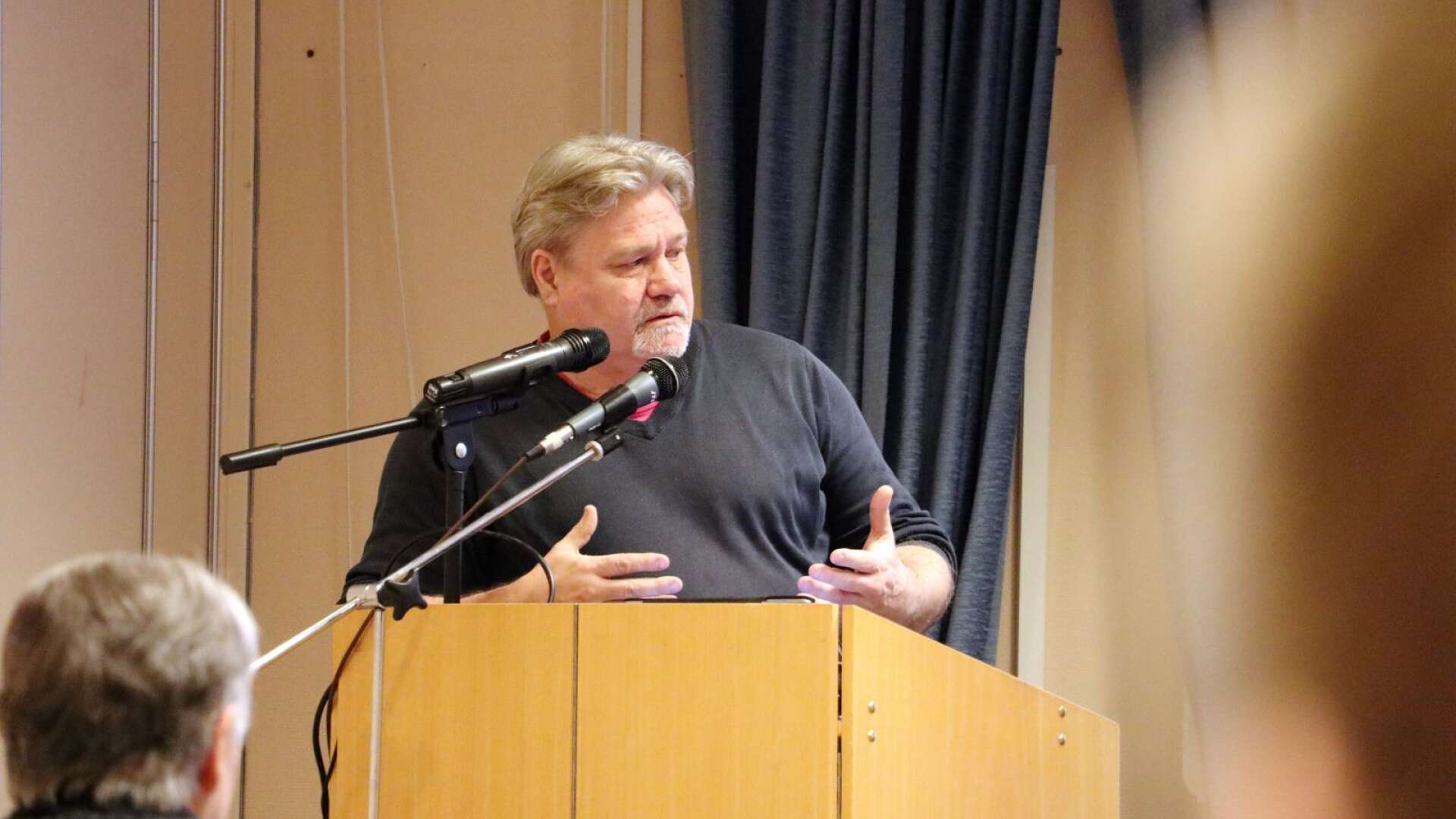 Anders Nilsson (V) är ordförande i barn- och utbildningsnämnden. 
