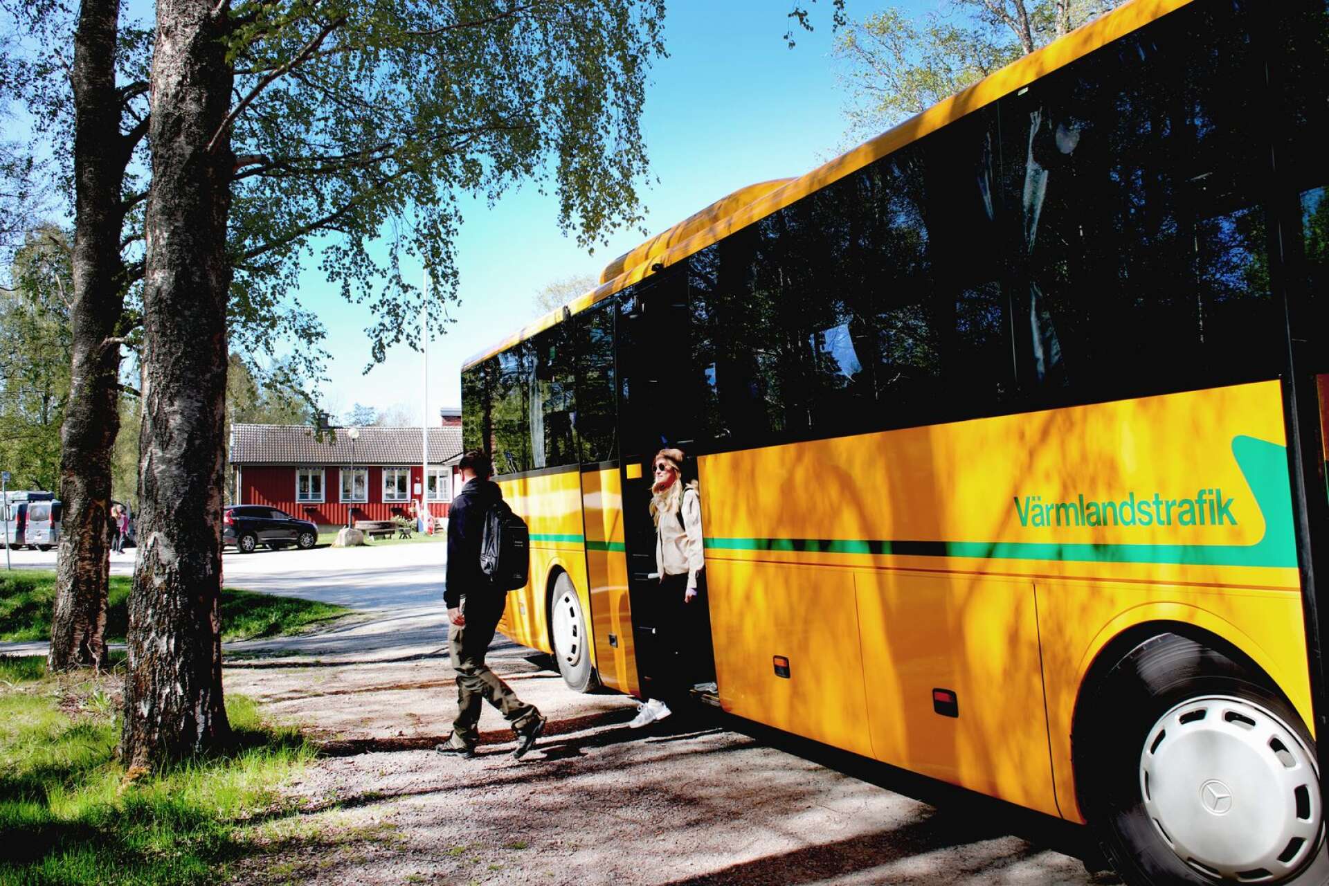 I sommar går det att ta bussen till Glaskogens naturreservat. 
